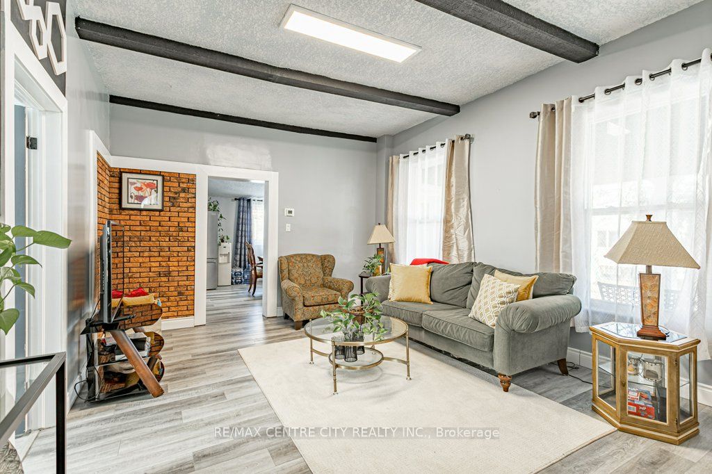 52 Princess Avenue Property Photo 9