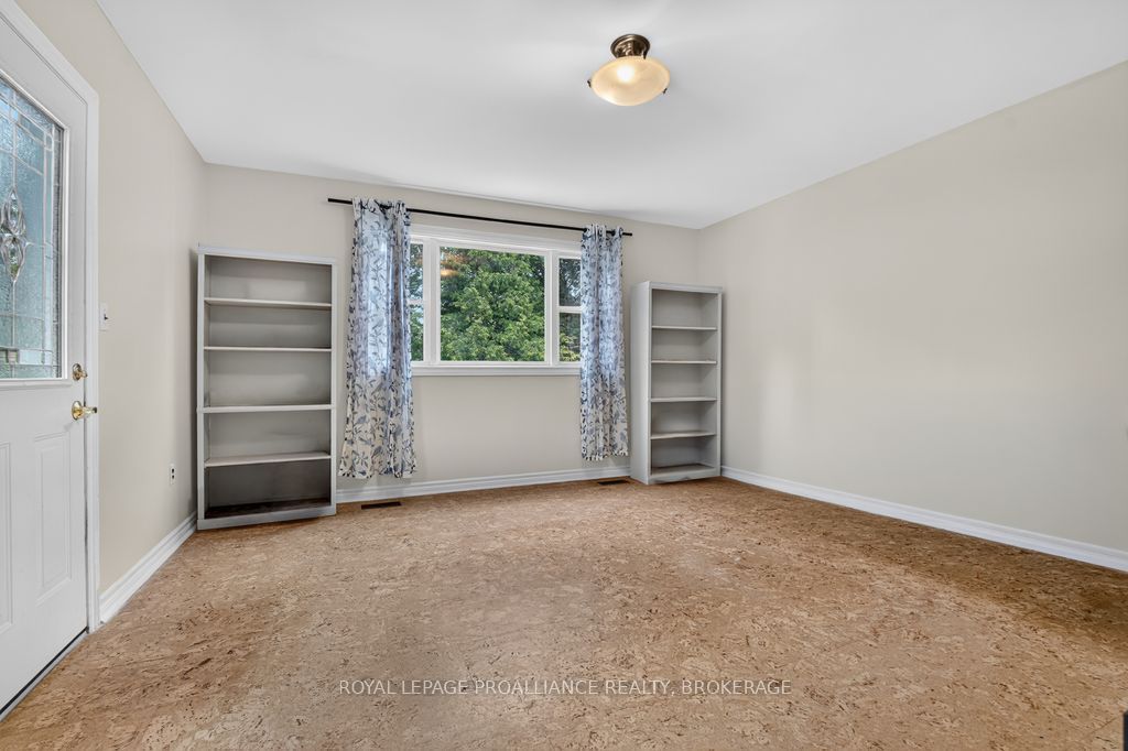265 College Street Property Photo 22