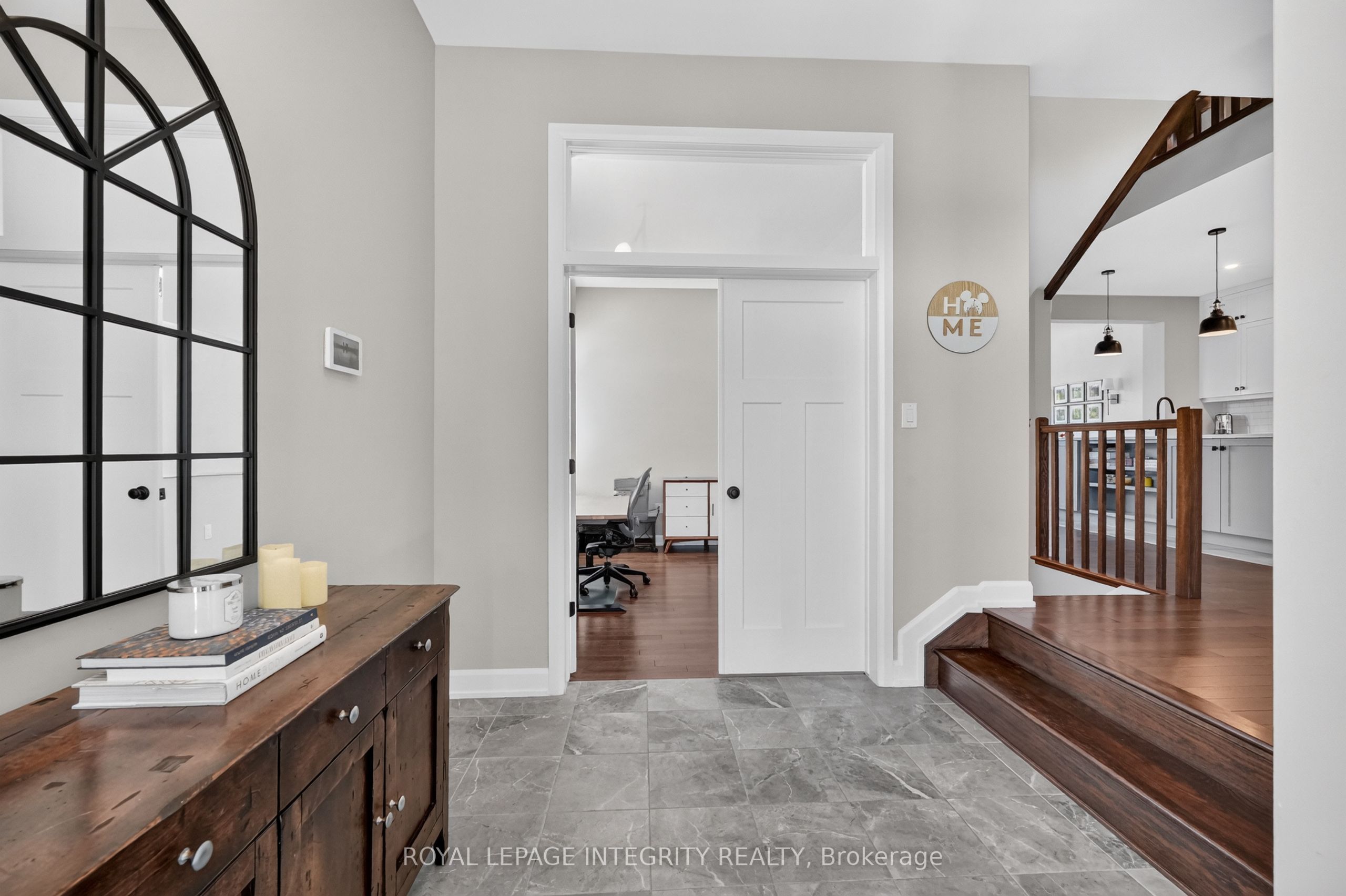 501 Cannes Crescent Property Photo 6