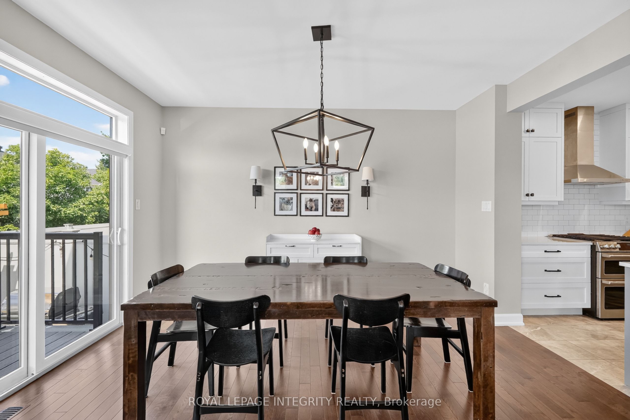 501 Cannes Crescent Property Photo 15