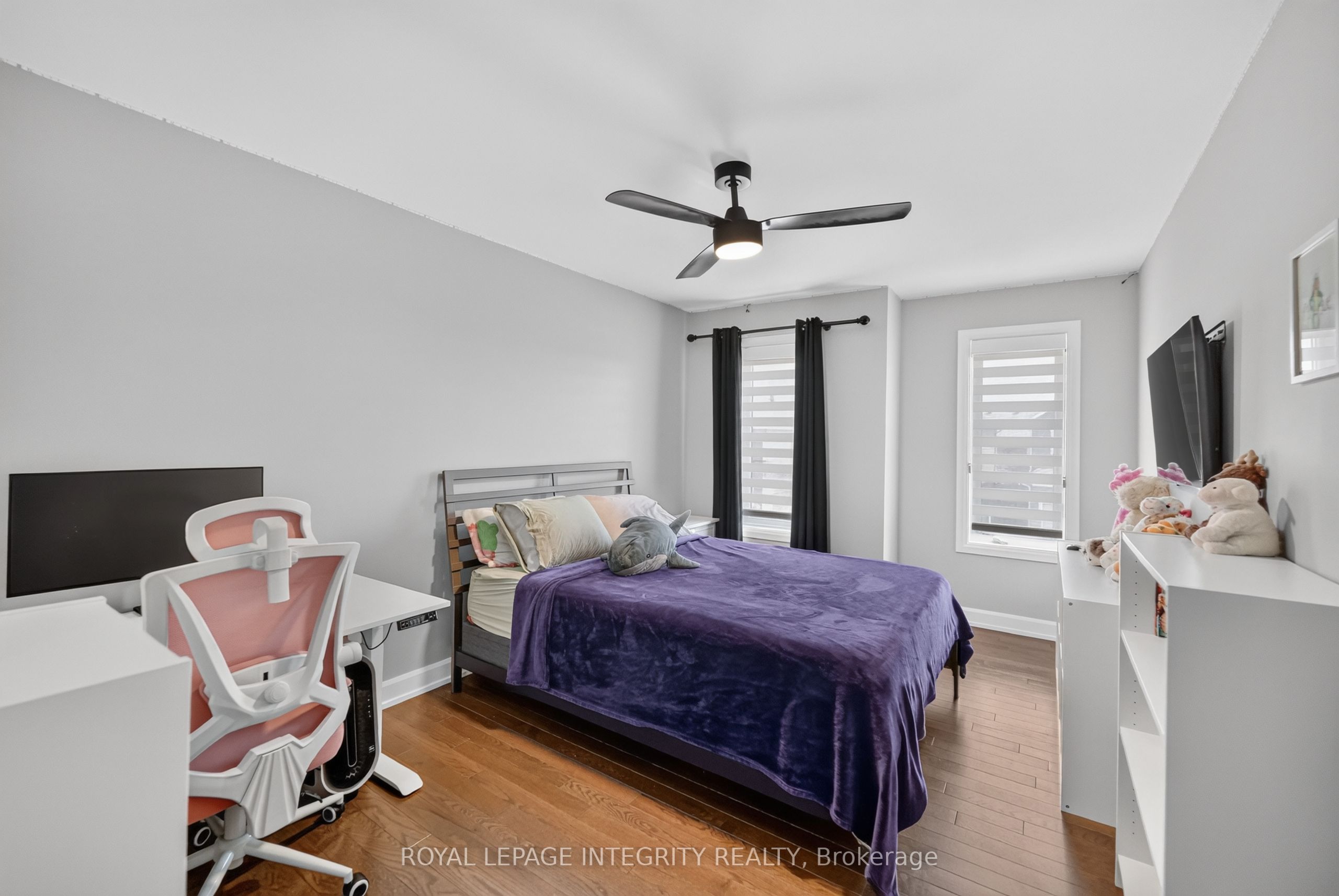 501 Cannes Crescent Property Photo 31