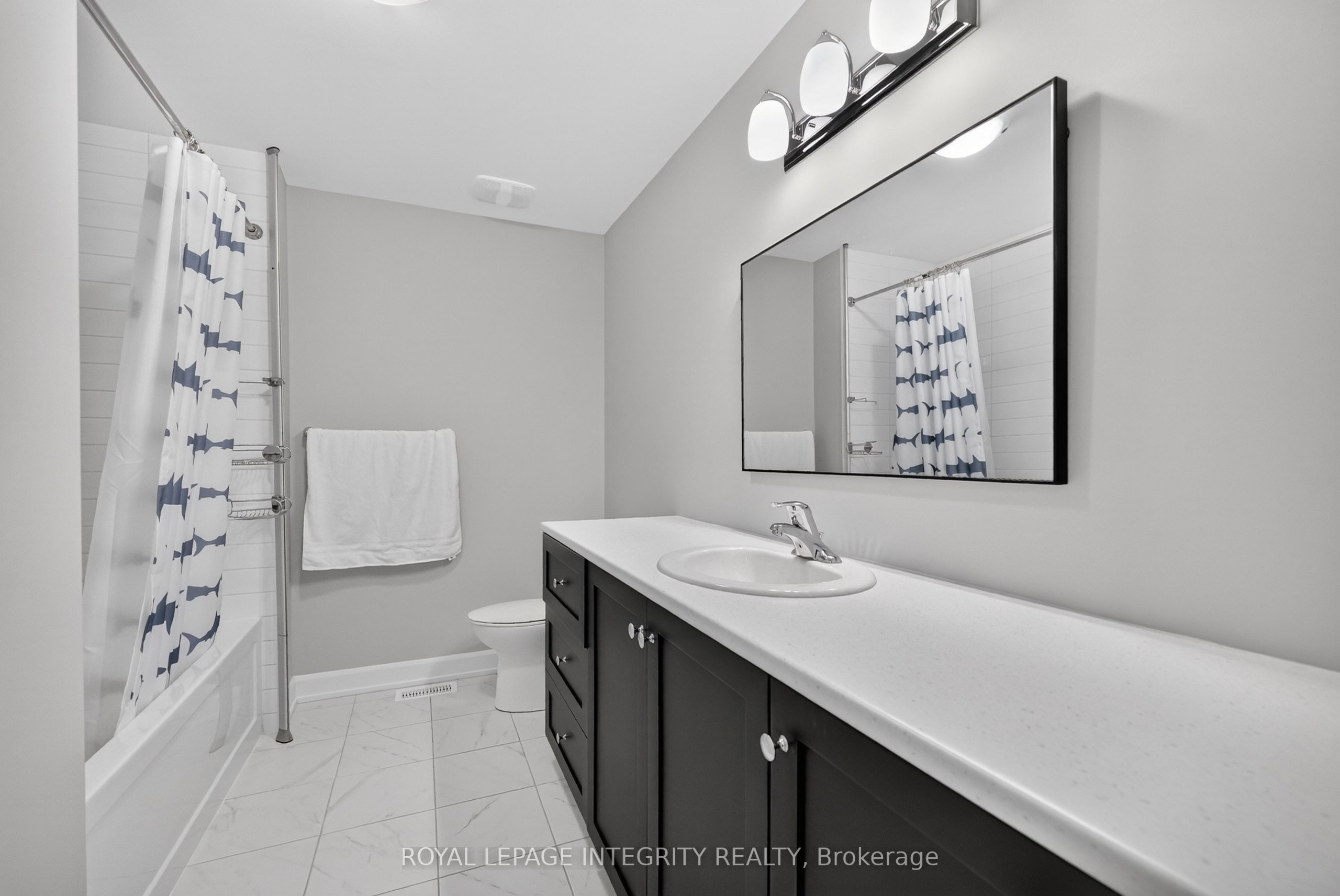 501 Cannes Crescent Property Photo 33