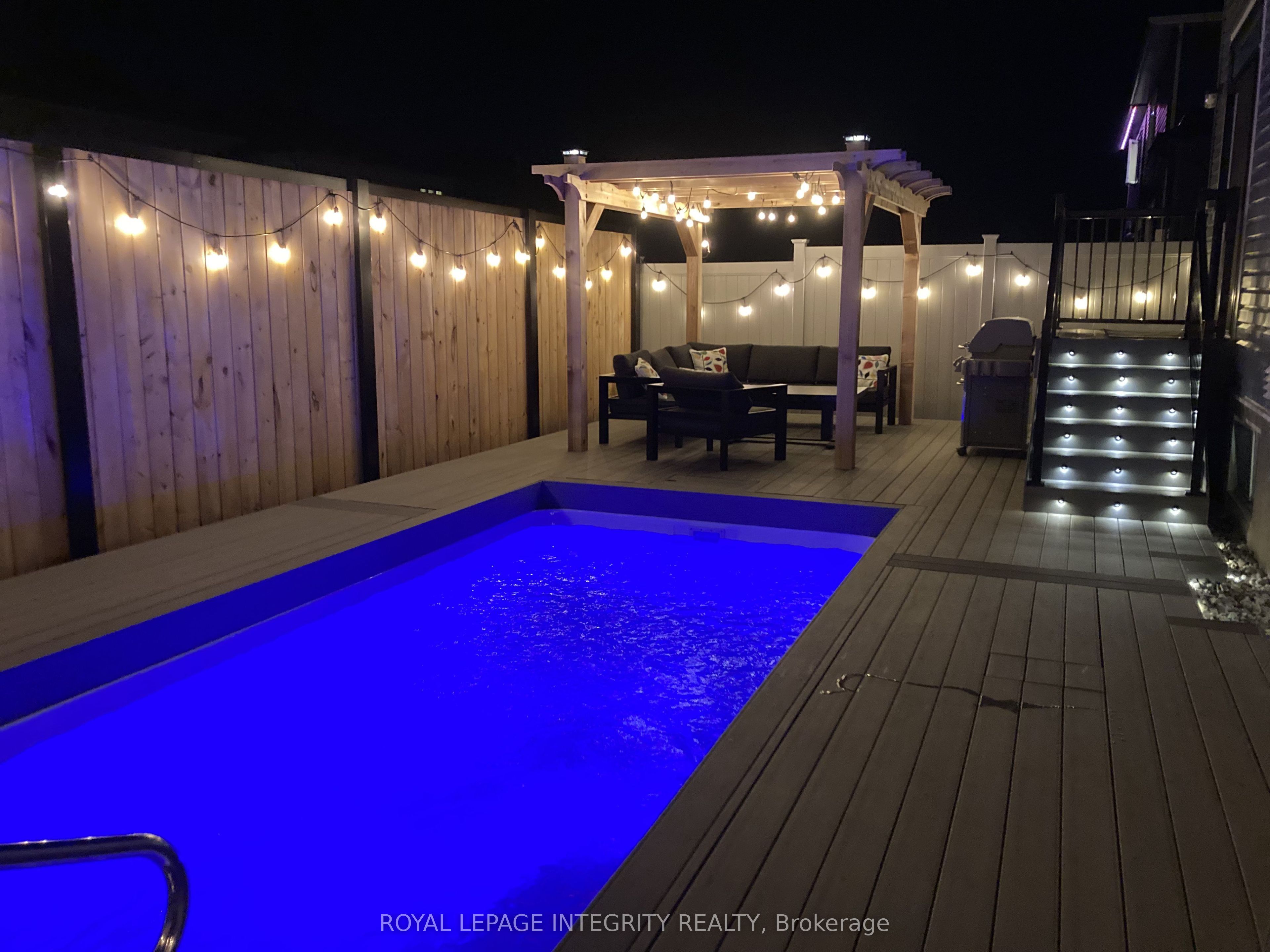 501 Cannes Crescent Property Photo 49
