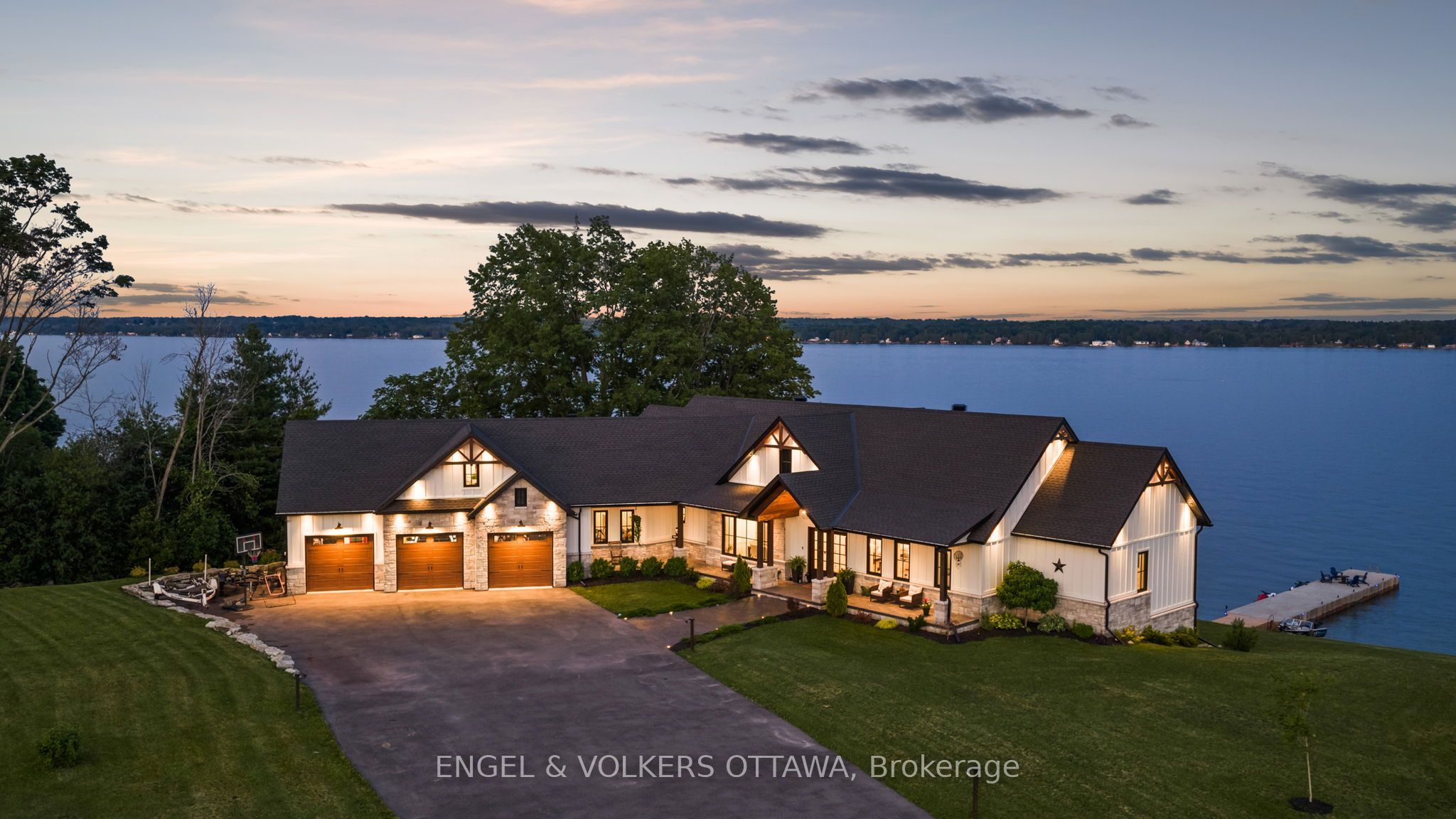 5 Shoreside Way Property Photo 1