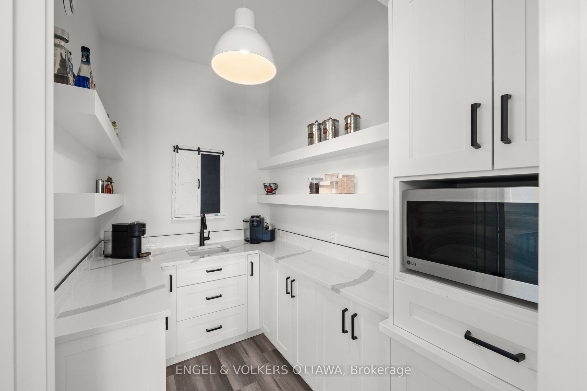 5 Shoreside Way Property Photo 10