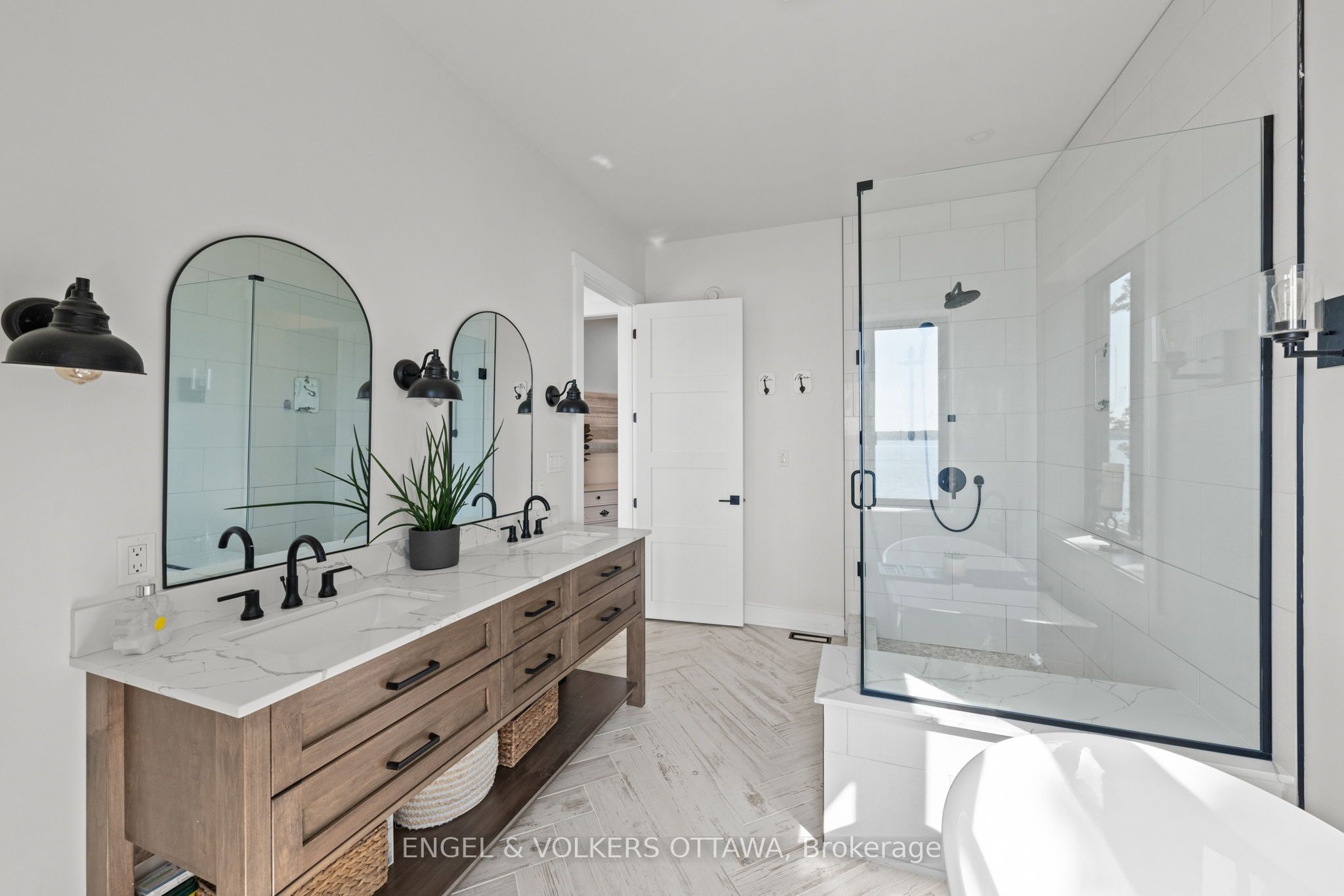 5 Shoreside Way Property Photo 13
