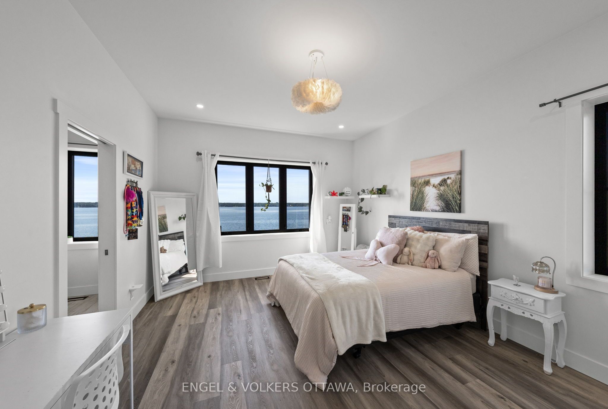 5 Shoreside Way Property Photo 15