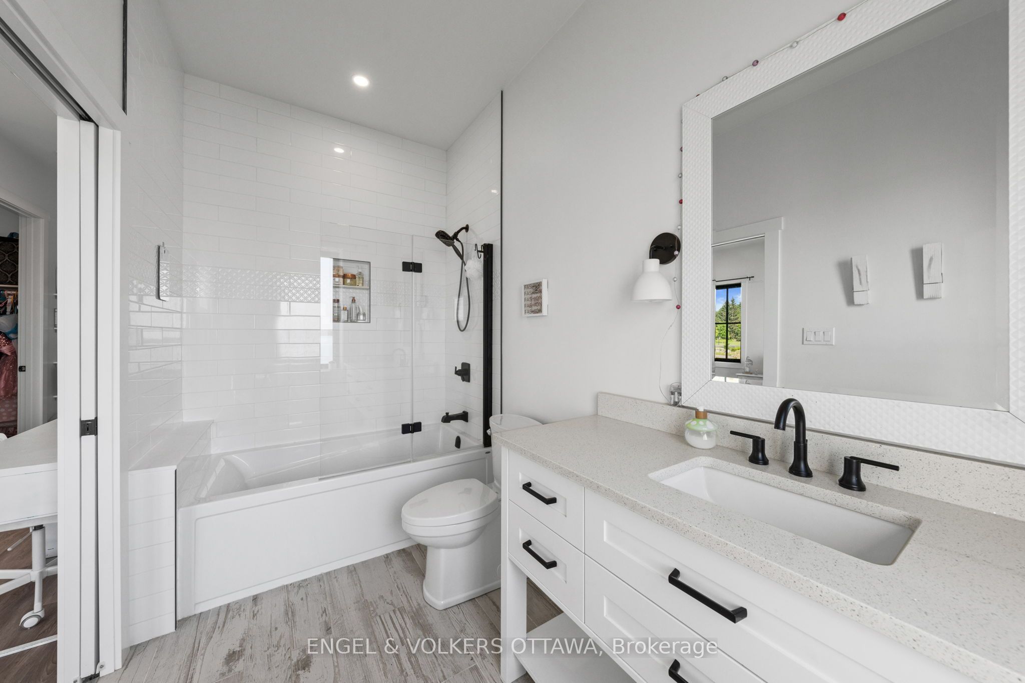 5 Shoreside Way Property Photo 17