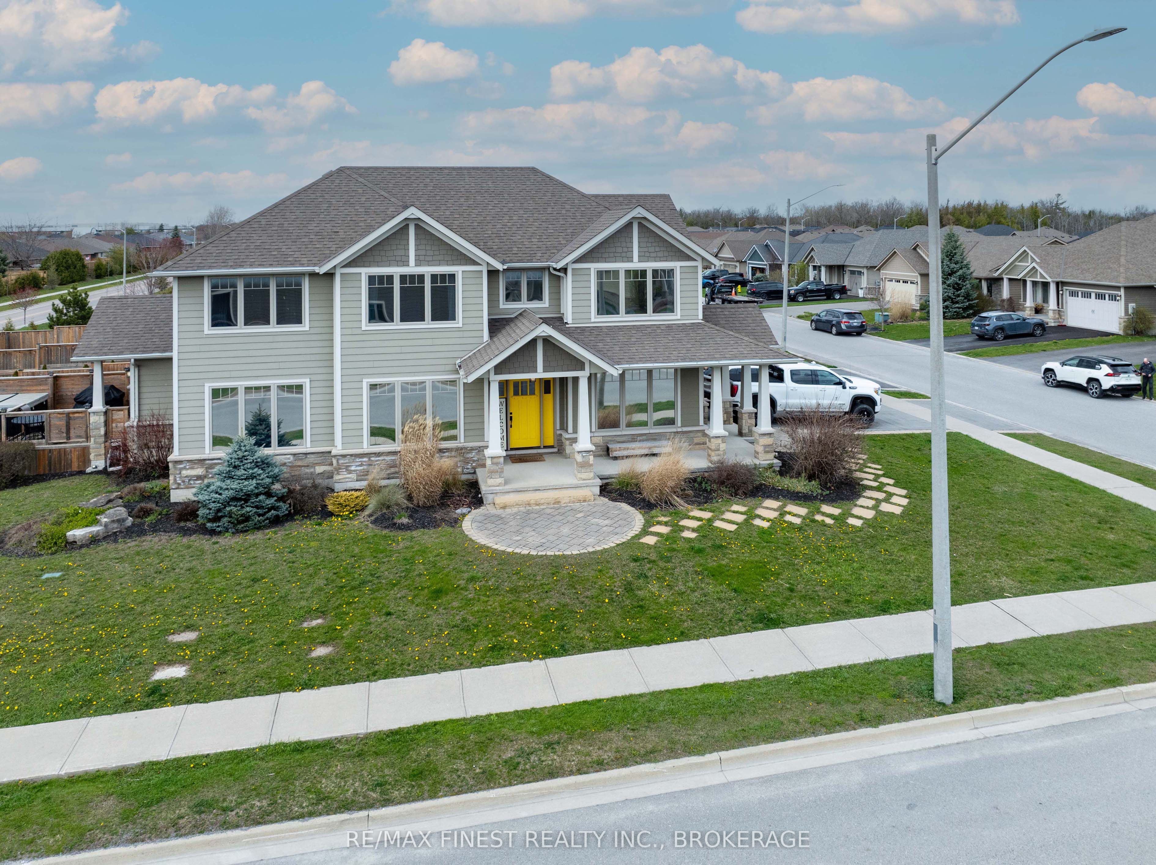 64 Tessa Boulevard Property Photo 1