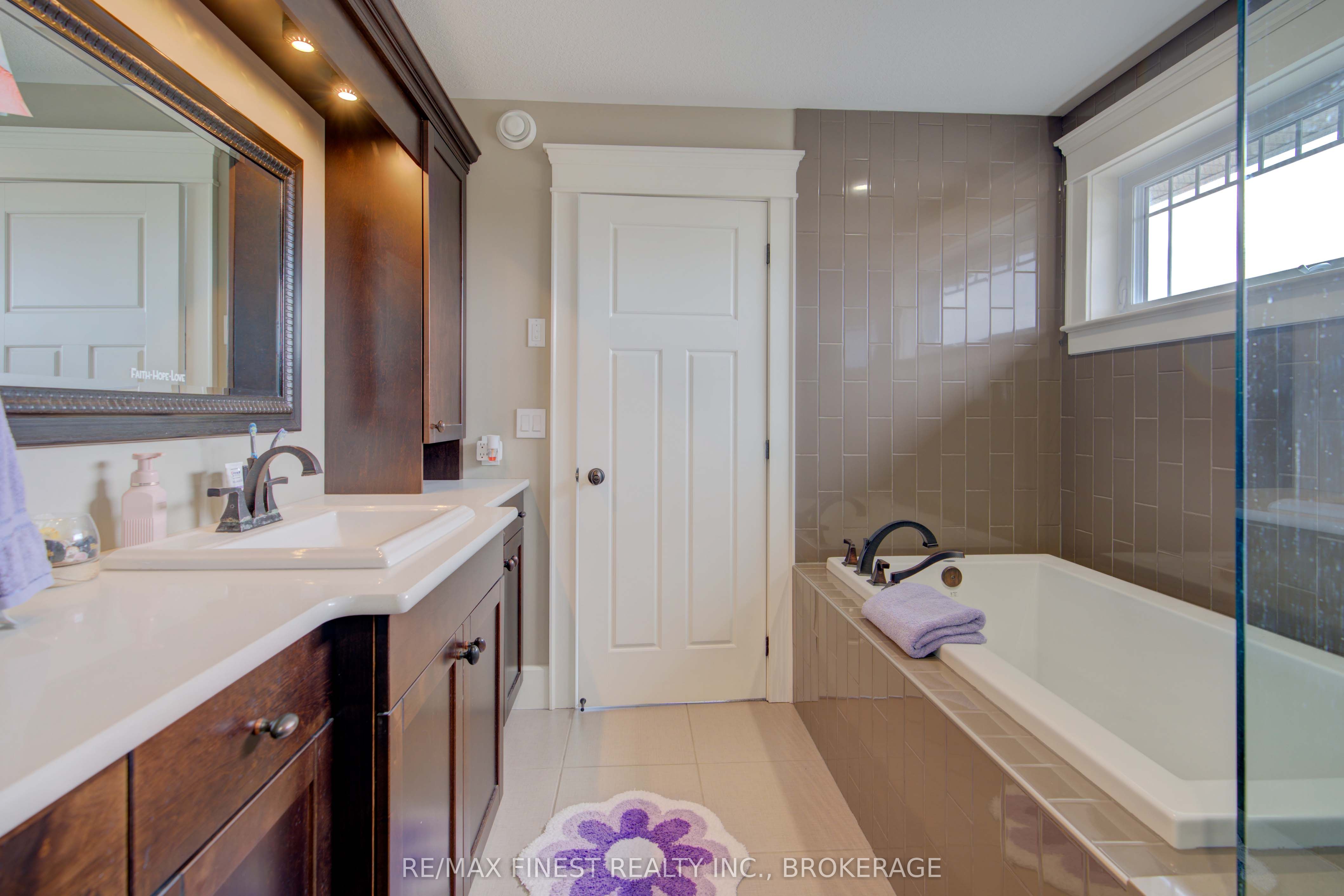 64 Tessa Boulevard Property Photo 33