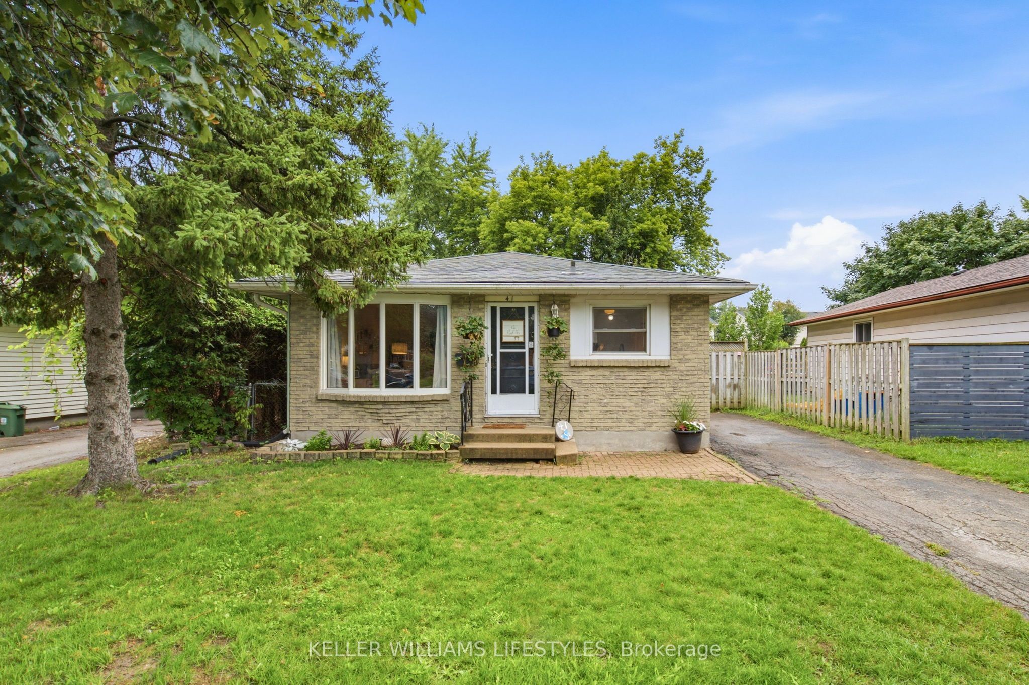 41 Scotchmere Crescent Property Photo 1