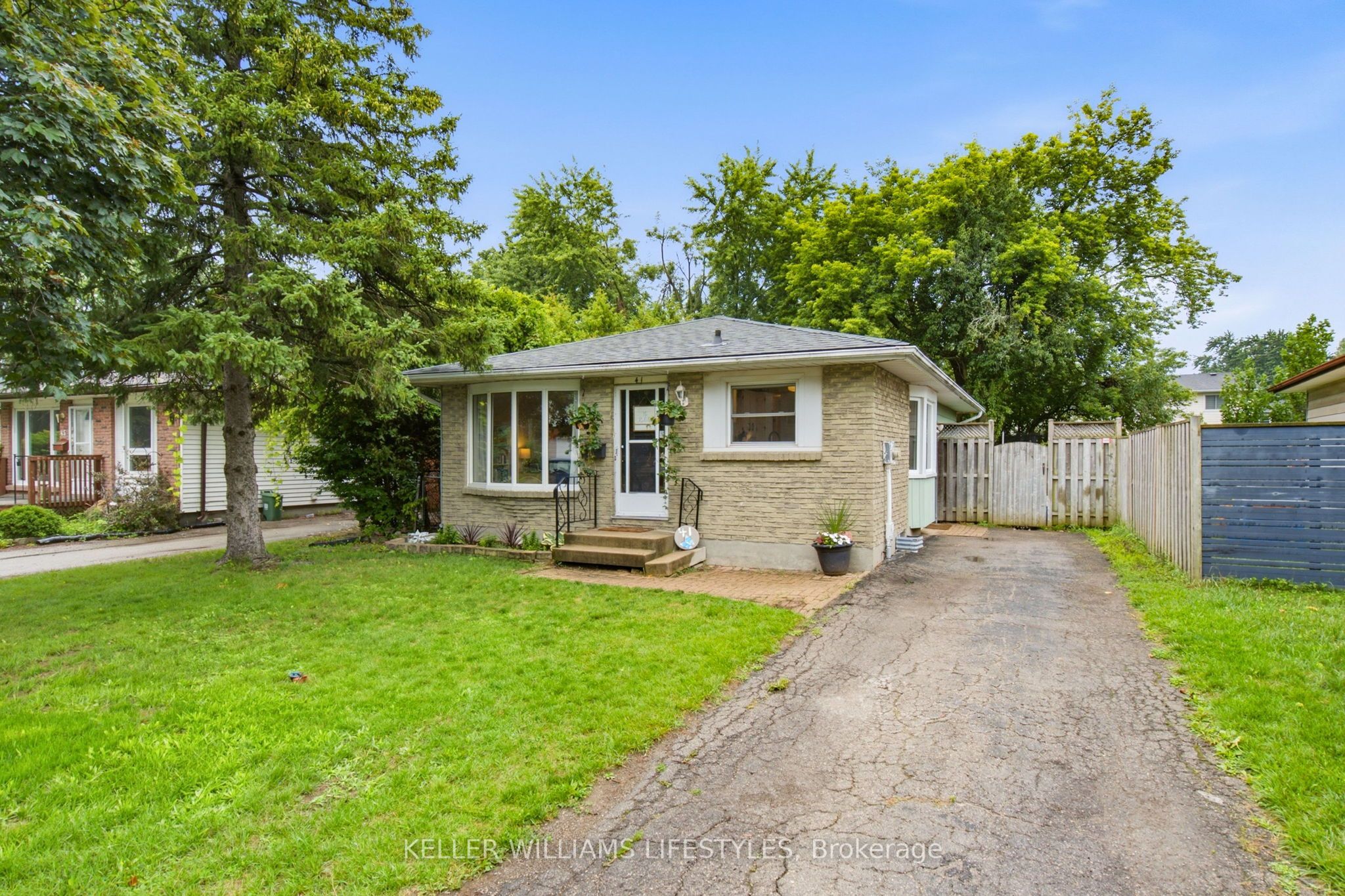 41 Scotchmere Crescent Property Photo 2
