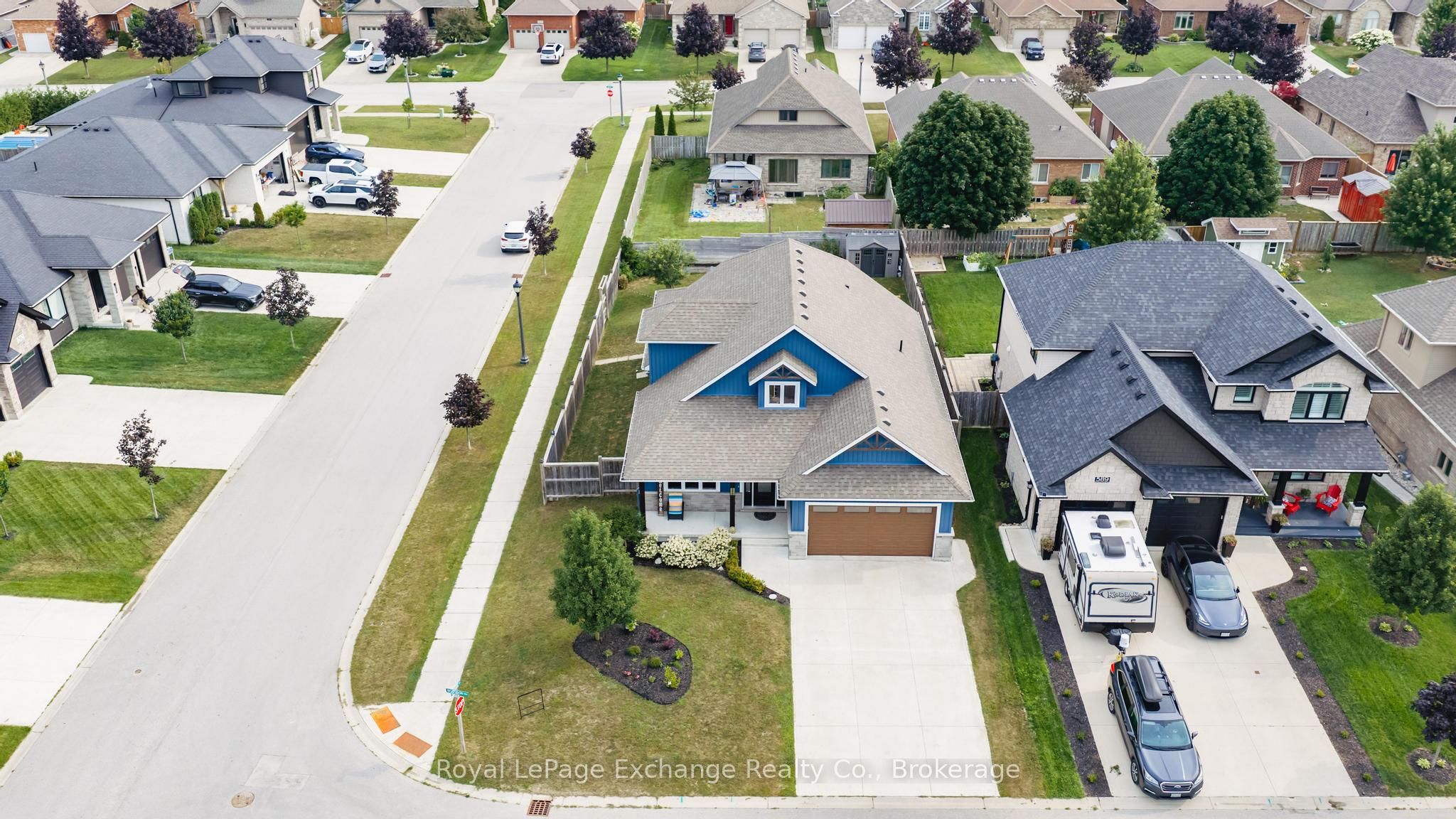 593 Morrison Crescent Property Photo 3