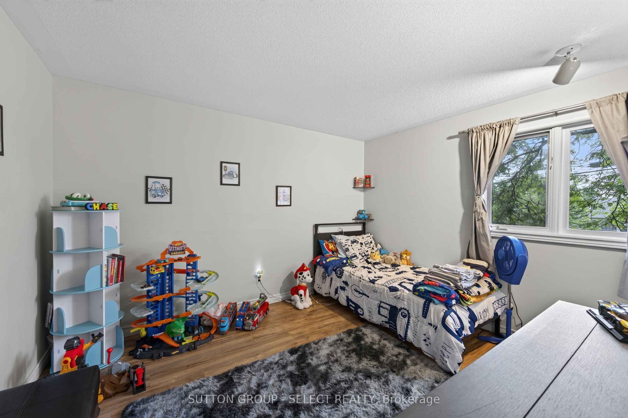 410 Ambleside Drive 21 Property Photo 14
