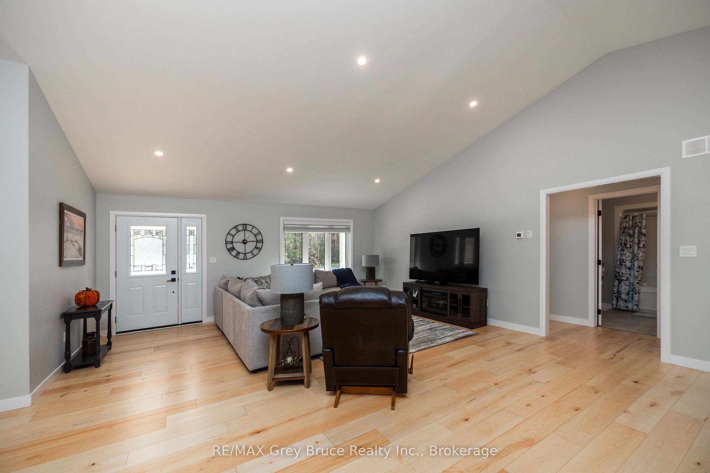 611 Sixth Street N Property Photo 5