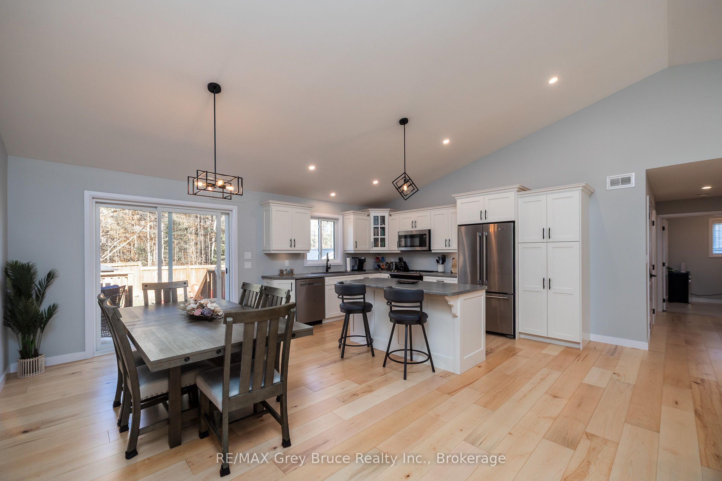 611 Sixth Street N Property Photo 6