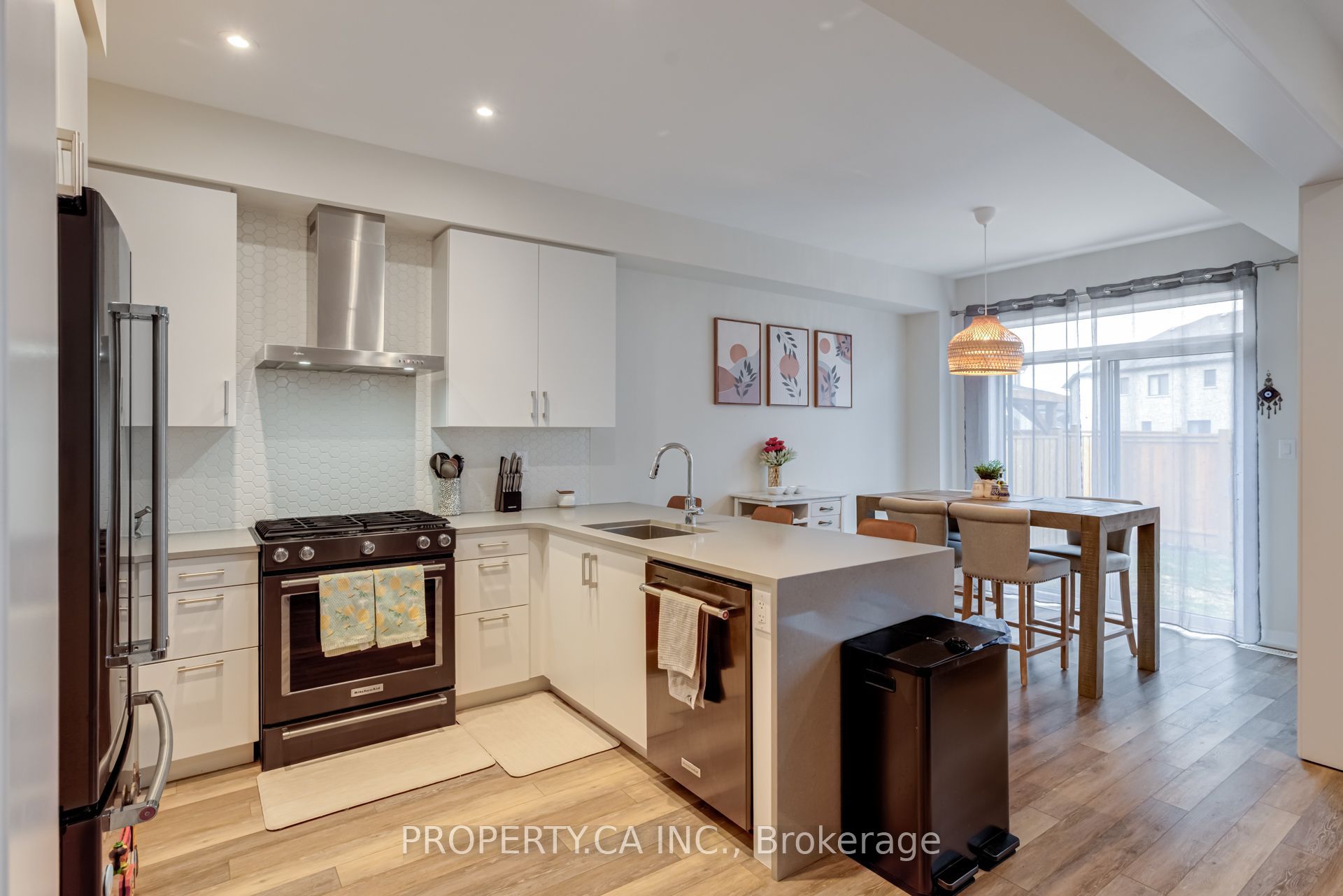176 Whithorn Crescent Property Photo 7