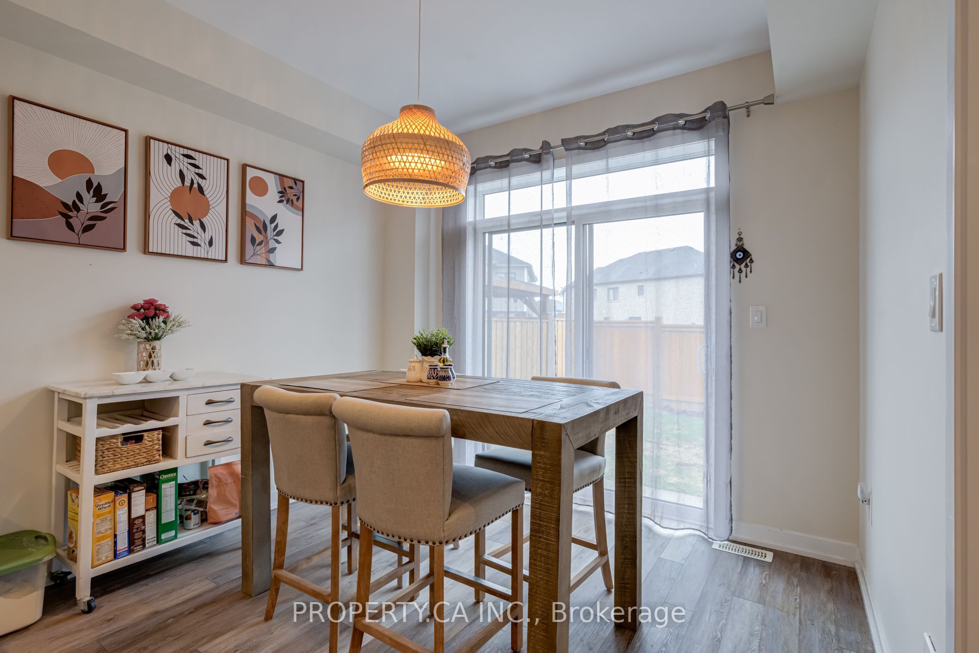 176 Whithorn Crescent Property Photo 9