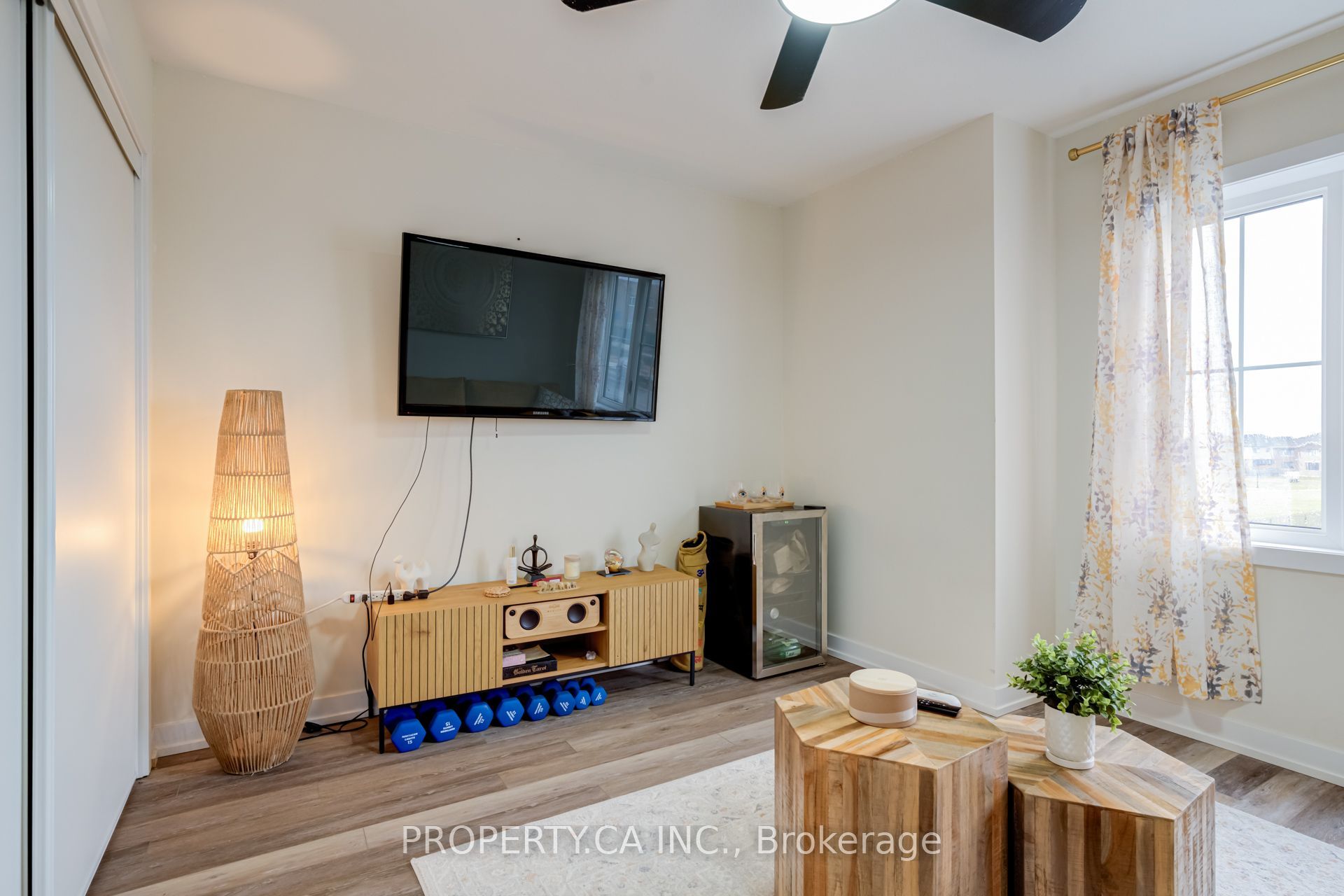 176 Whithorn Crescent Property Photo 14