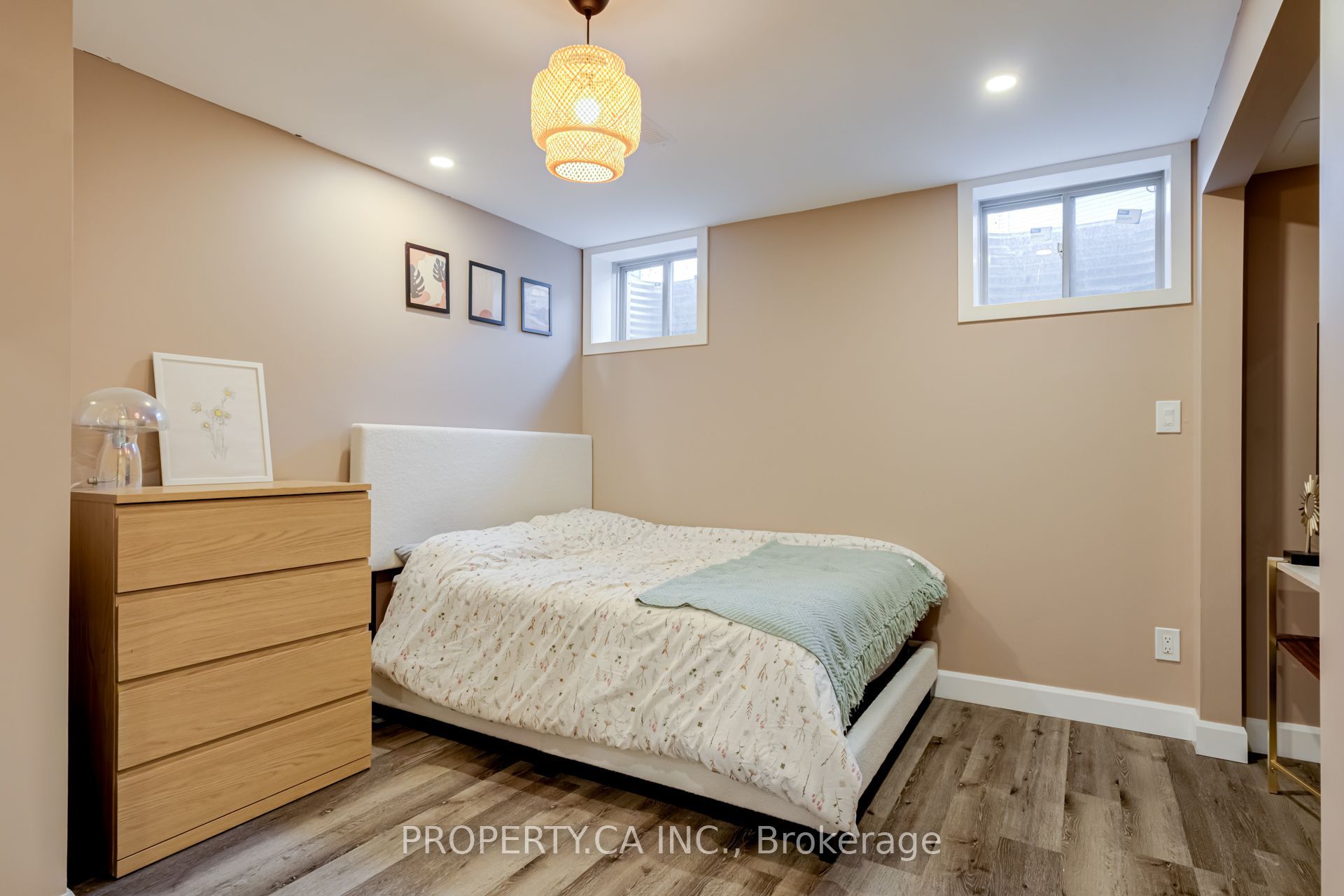 176 Whithorn Crescent Property Photo 18