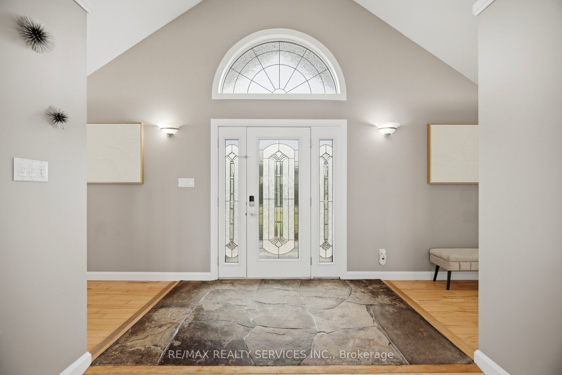 386113 20 Side Road Property Photo 7
