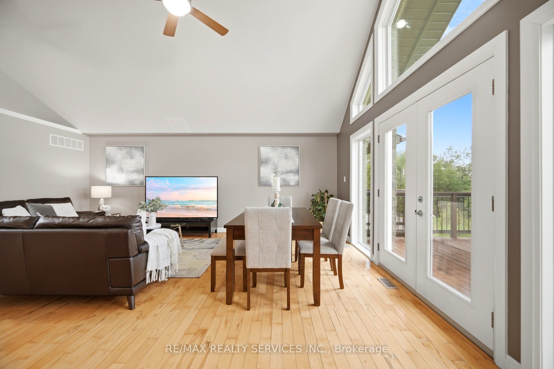386113 20 Side Road Property Photo 10