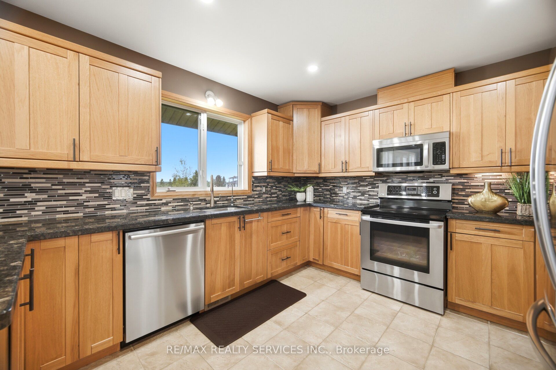 386113 20 Side Road Property Photo 14