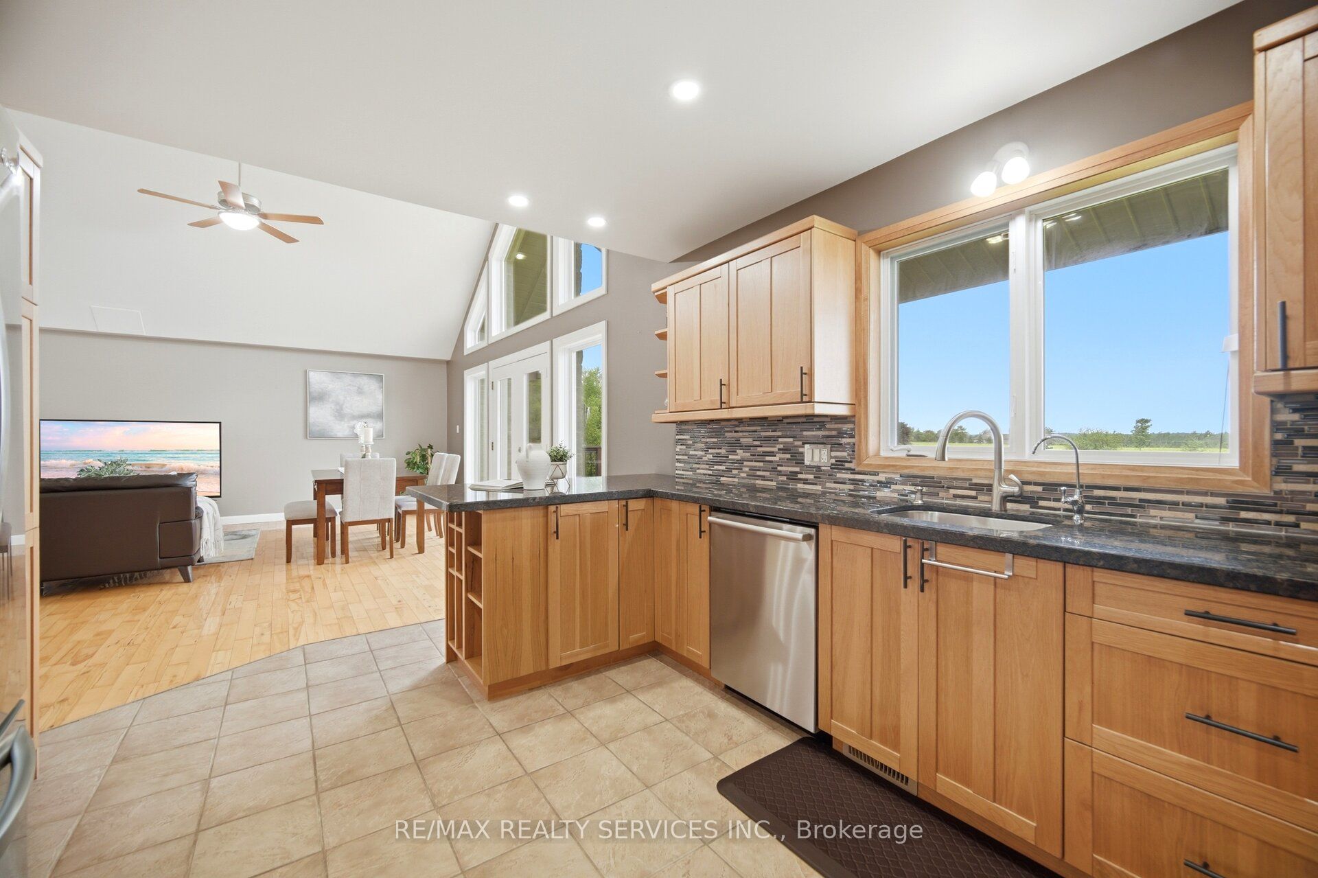 386113 20 Side Road Property Photo 15