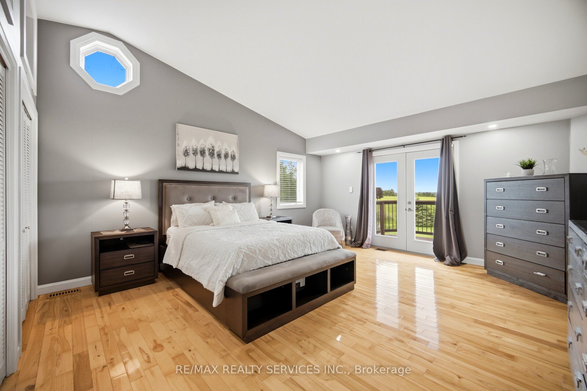 386113 20 Side Road Property Photo 17