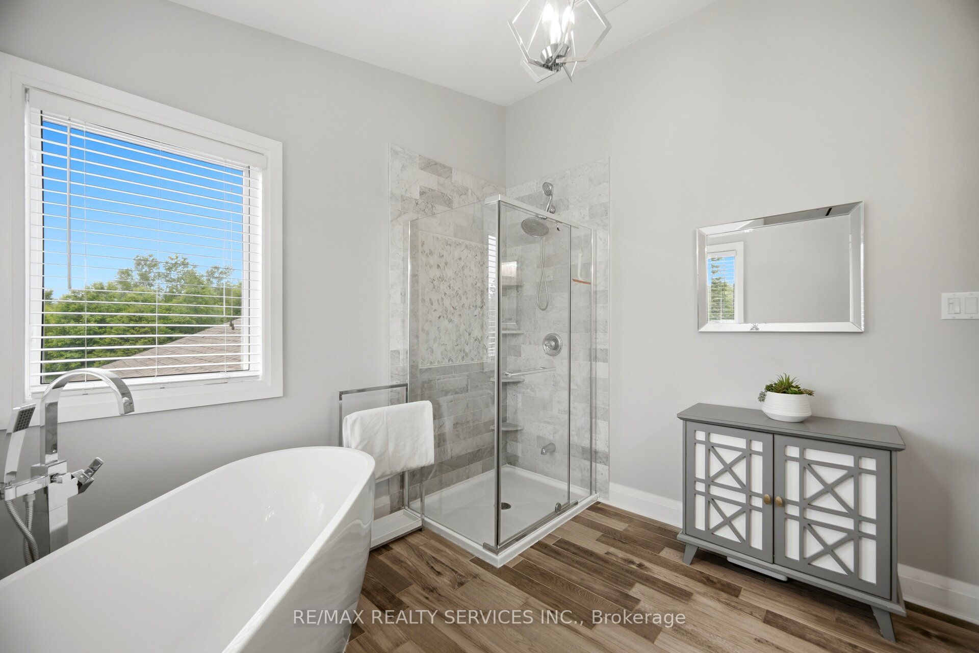 386113 20 Side Road Property Photo 22