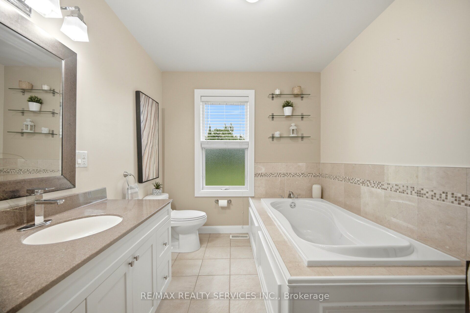 386113 20 Side Road Property Photo 28
