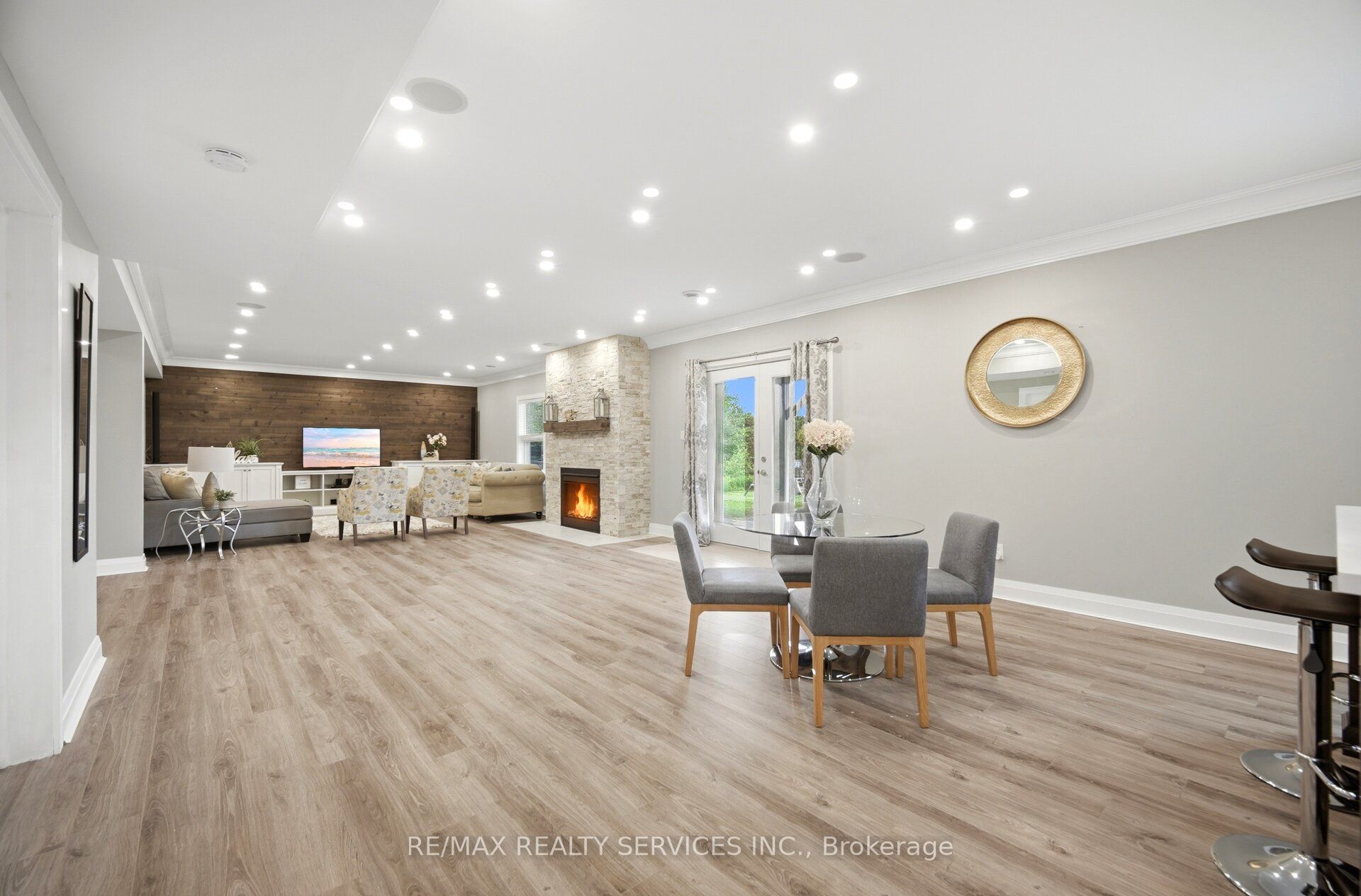 386113 20 Side Road Property Photo 37