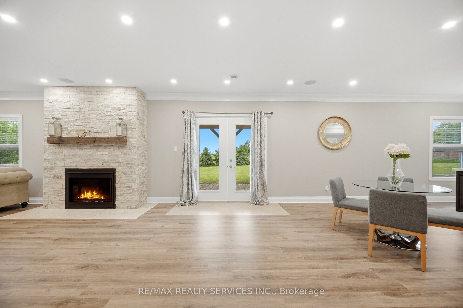 386113 20 Side Road Property Photo 38