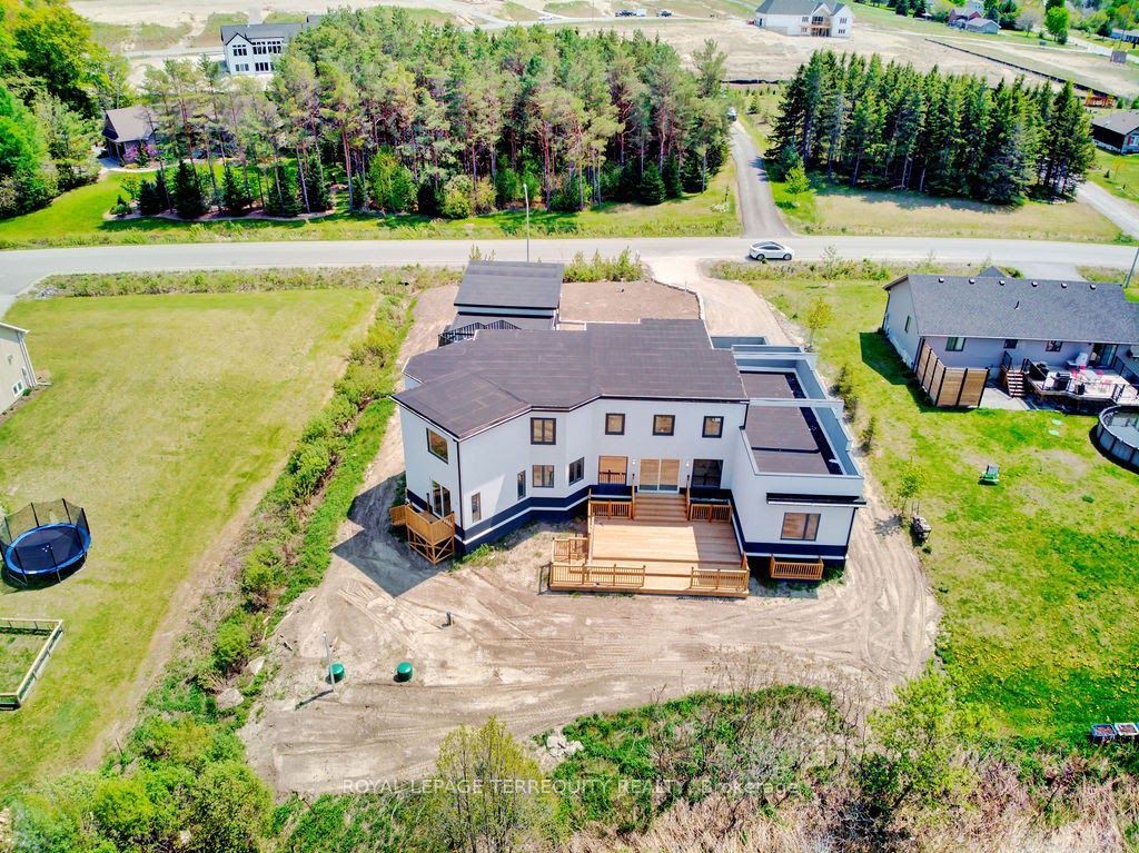 9 Rustlewood Avenue Property Photo 2