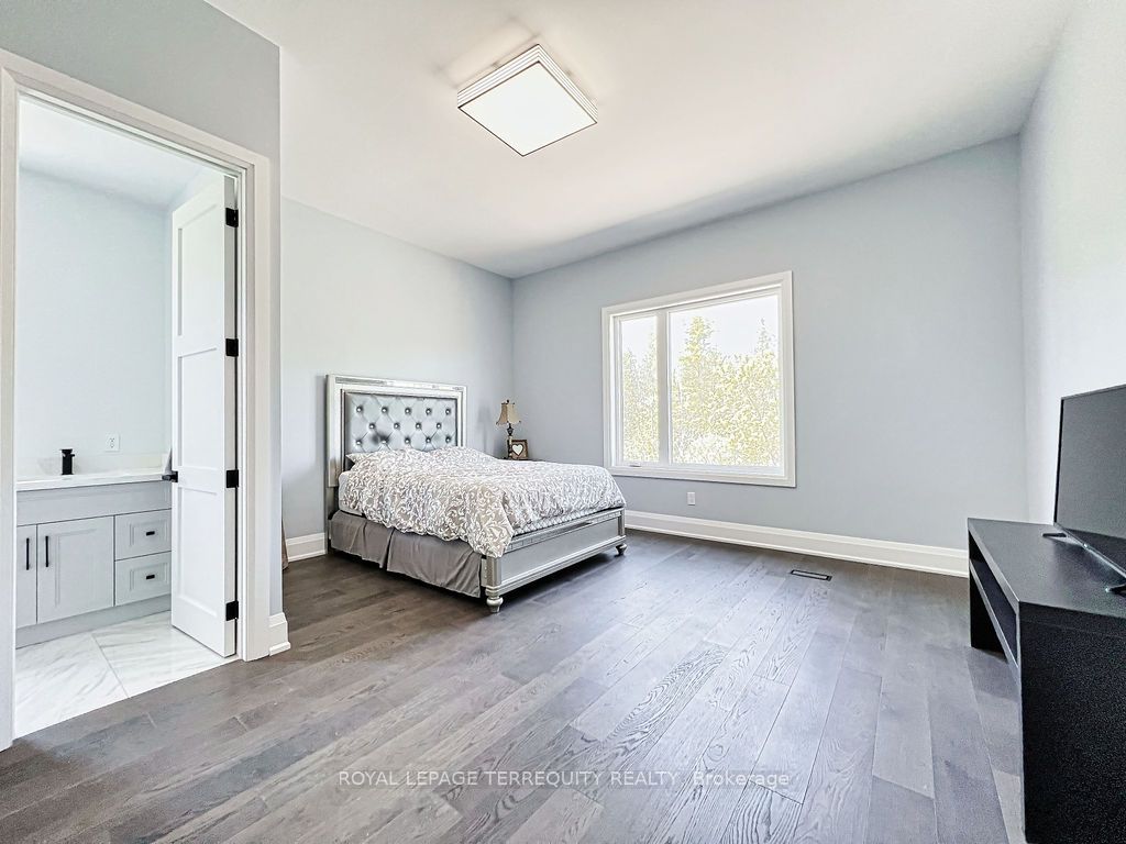 9 Rustlewood Avenue Property Photo 12