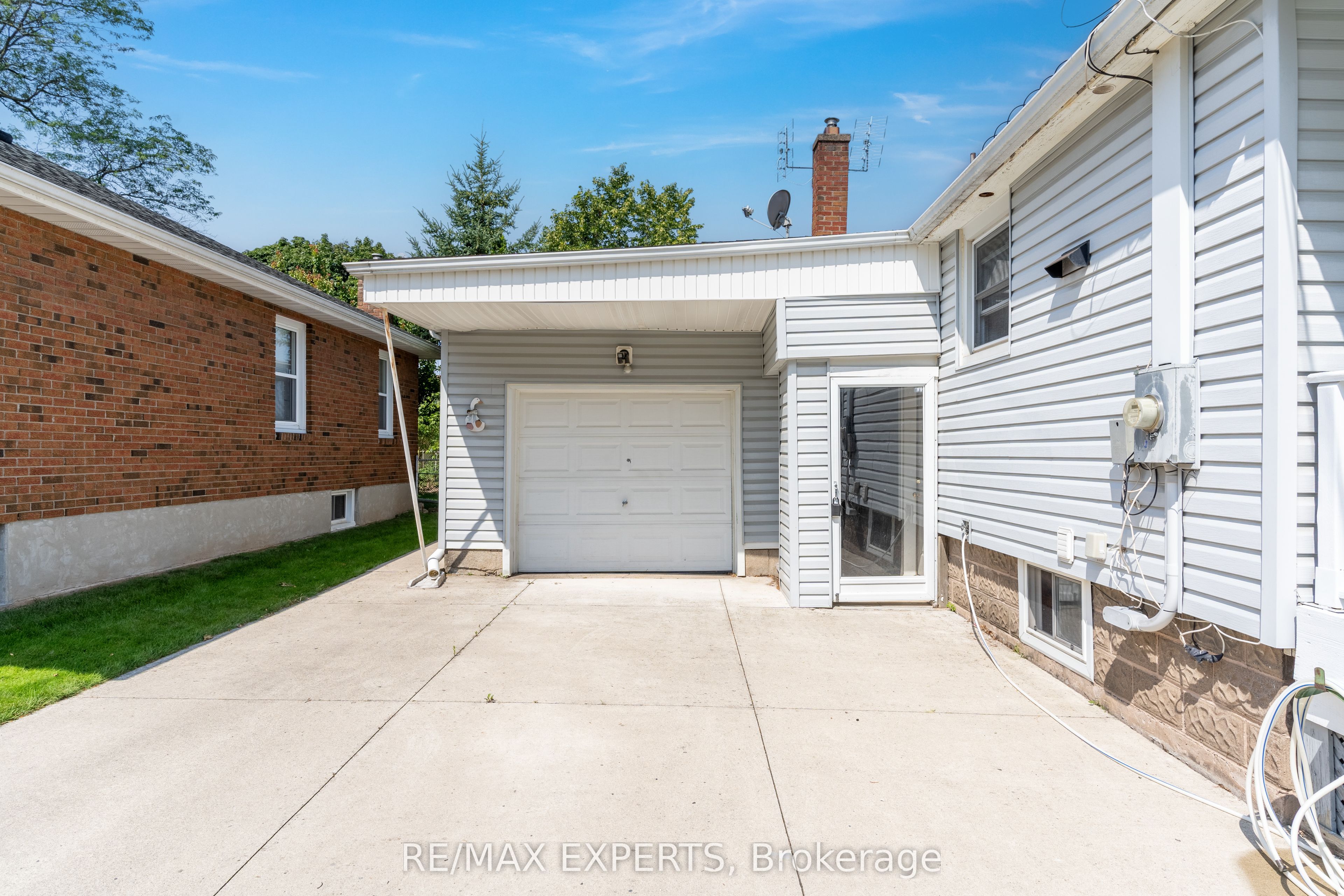 5583 Hillsdale Avenue Property Photo 6