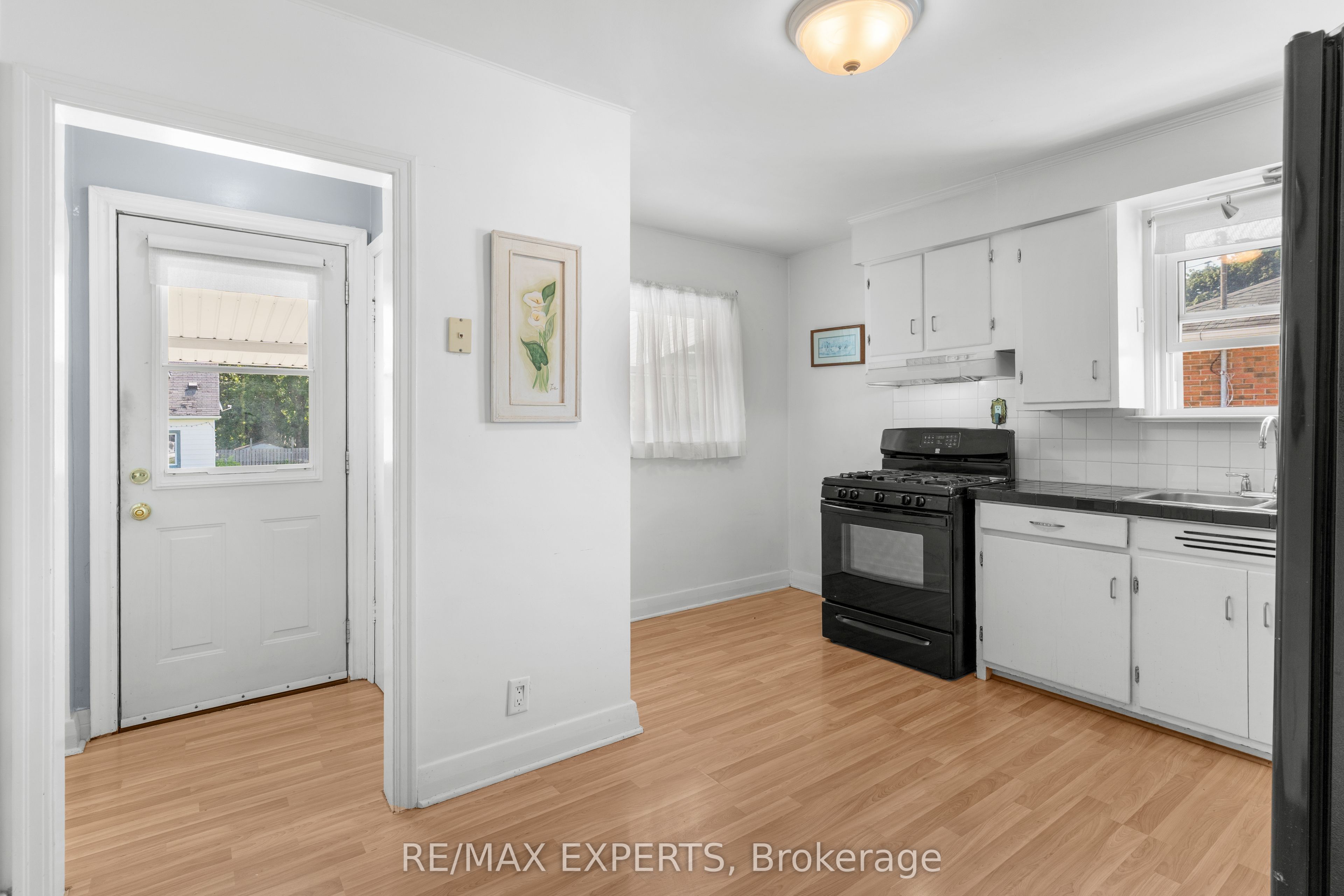 5583 Hillsdale Avenue Property Photo 9