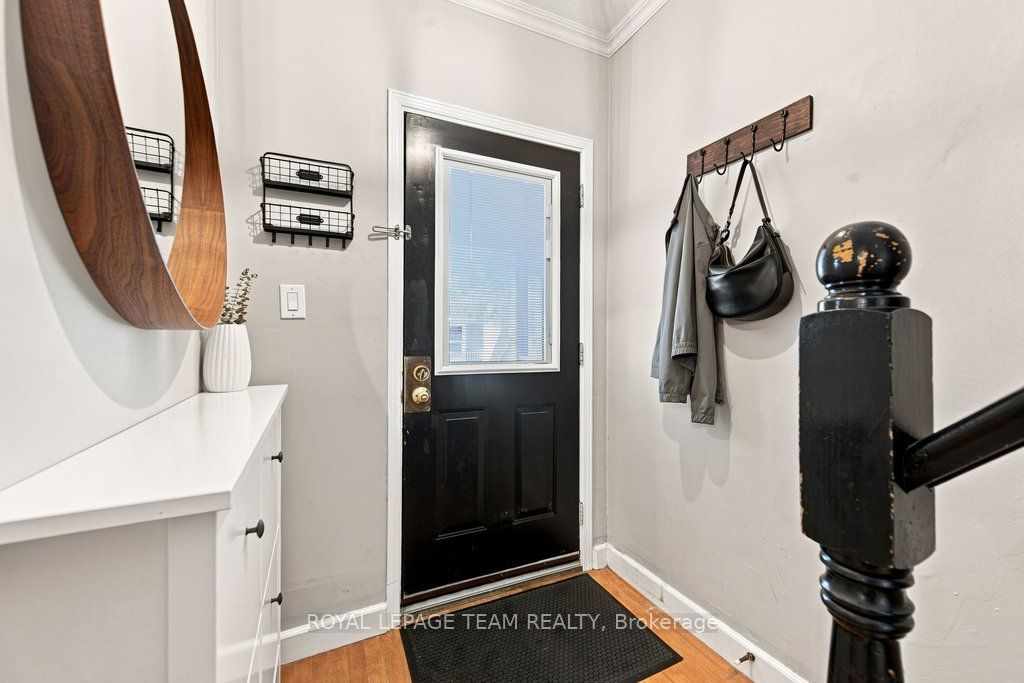366 Arlington Avenue Property Photo 4