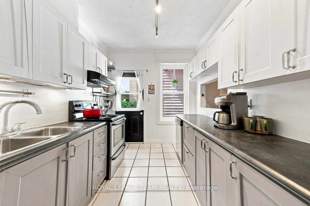 366 Arlington Avenue Property Photo 16
