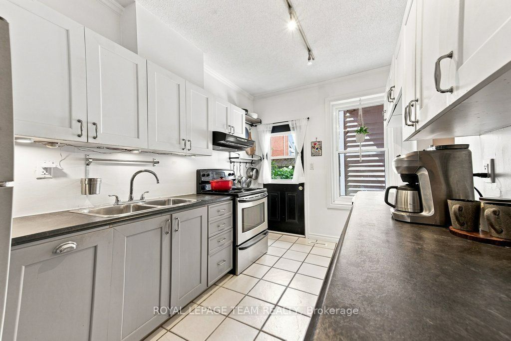 366 Arlington Avenue Property Photo 17