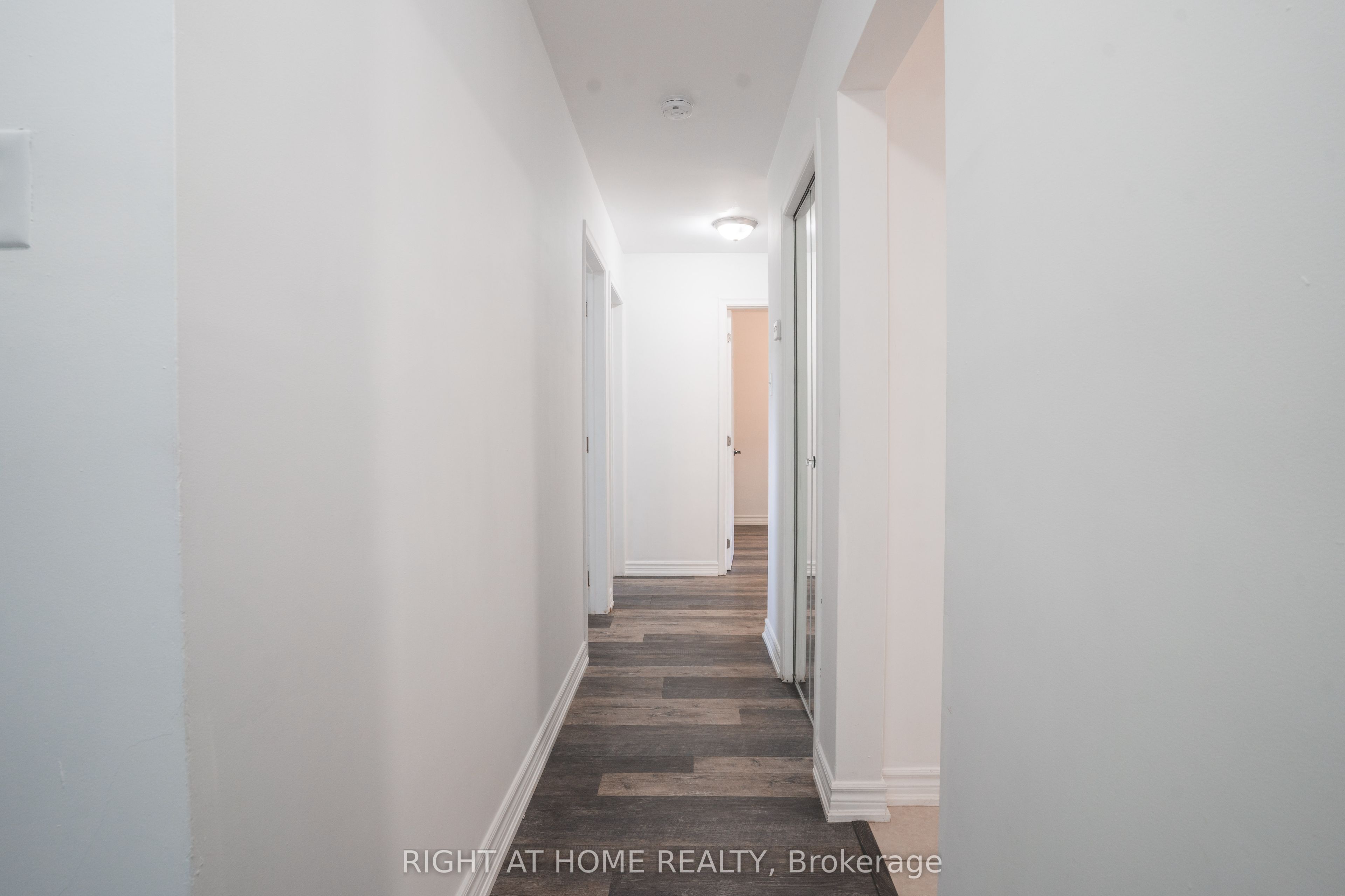695 Glen Forrest Boulevard Upper Property Photo 10