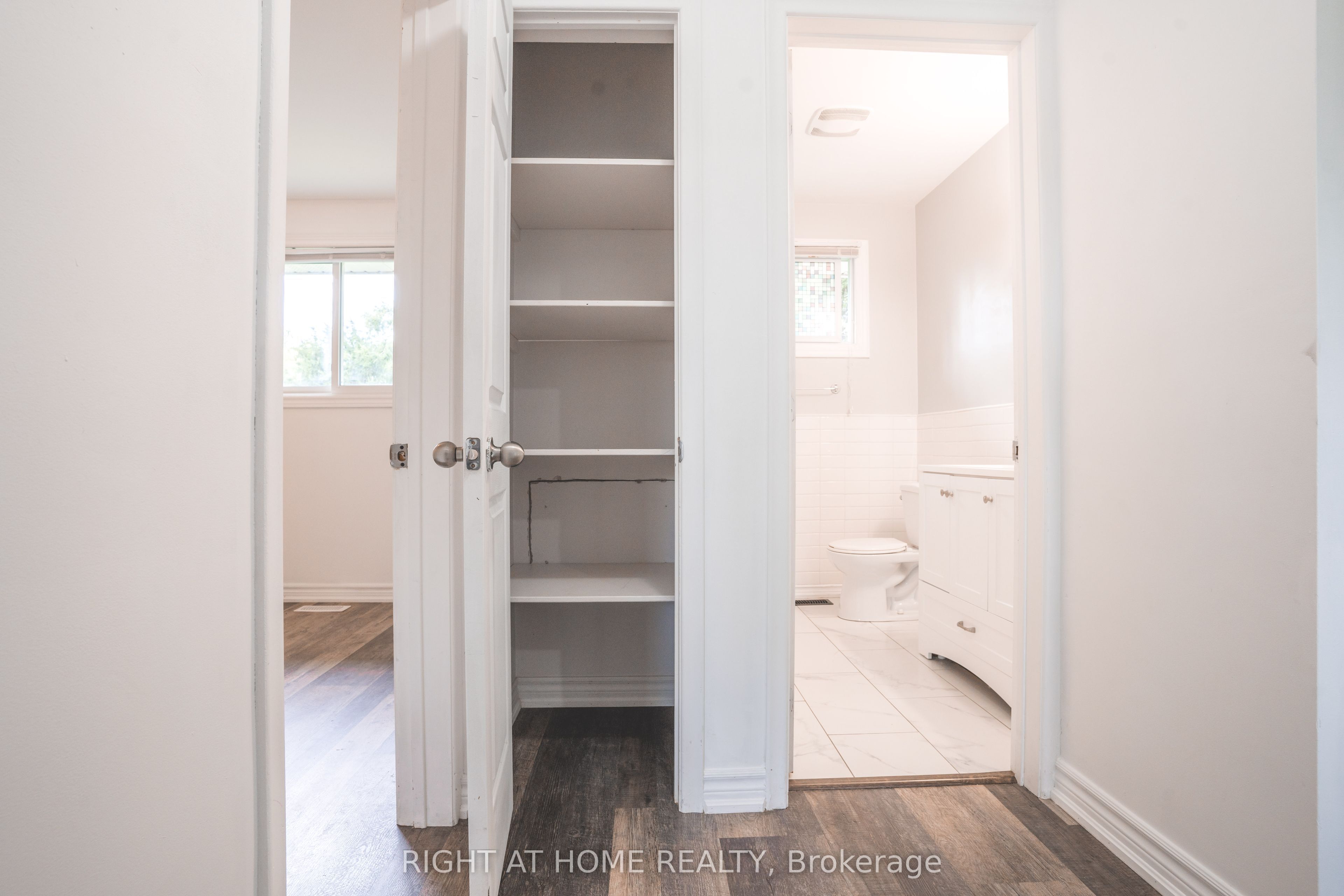 695 Glen Forrest Boulevard Upper Property Photo 15