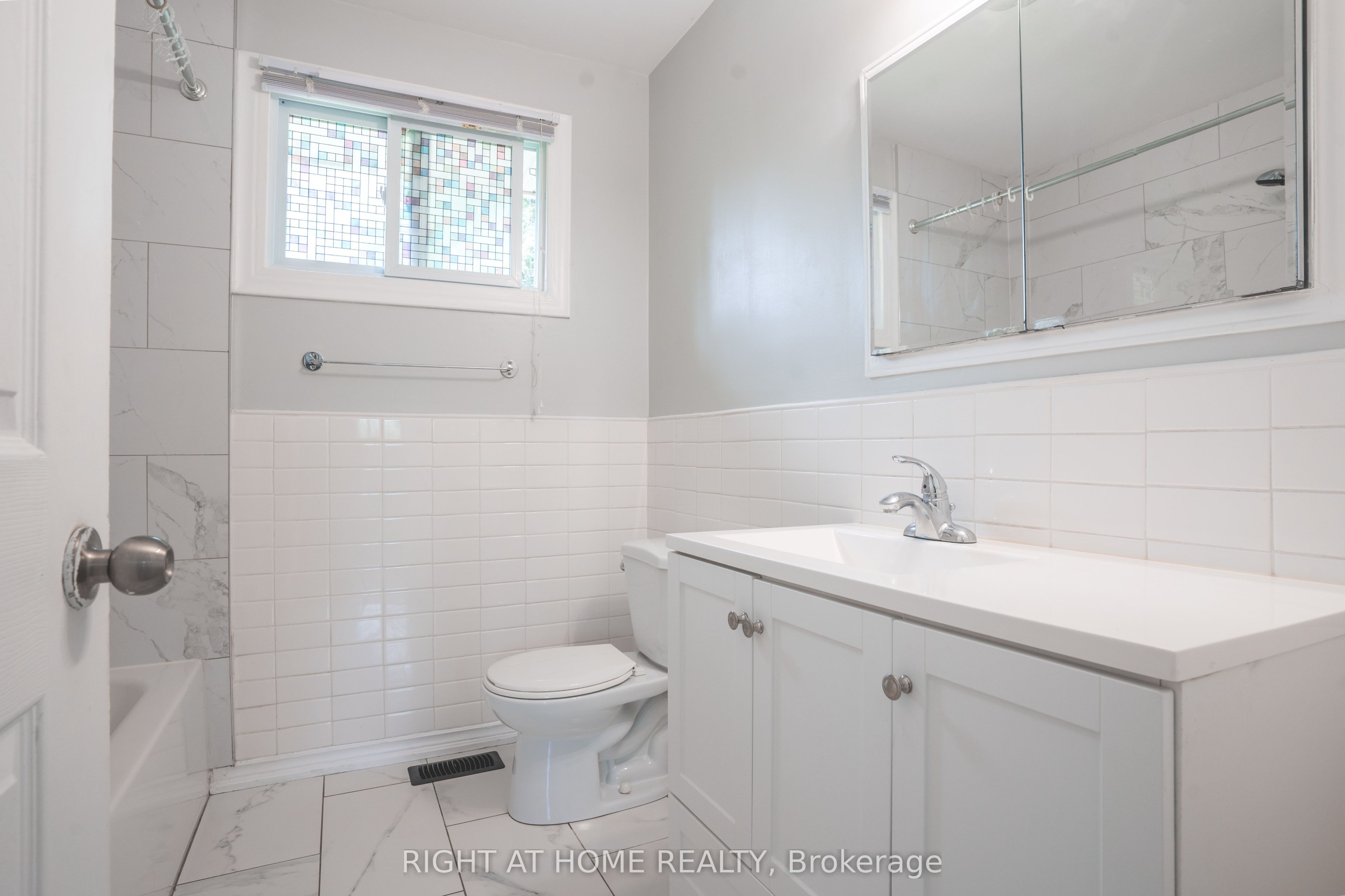 695 Glen Forrest Boulevard Upper Property Photo 17