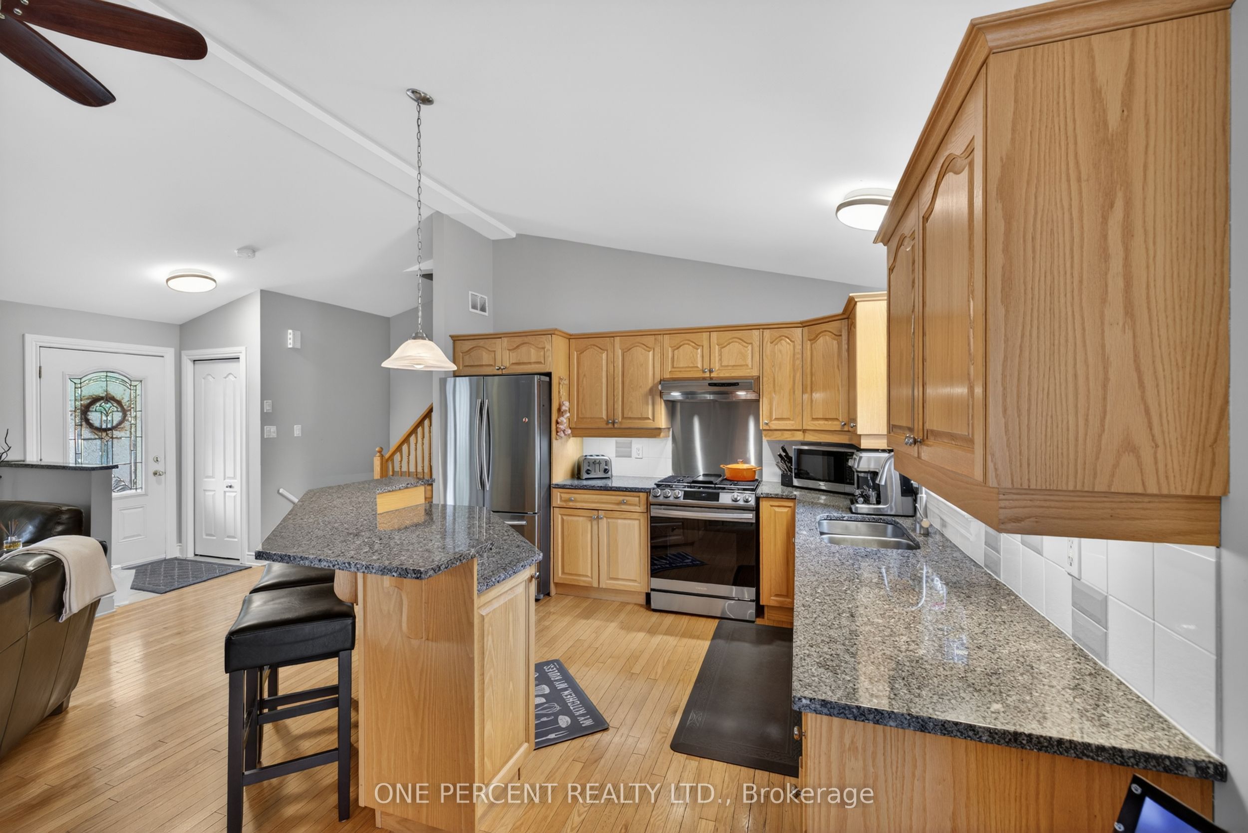 3061 Bridge Street Property Photo 6