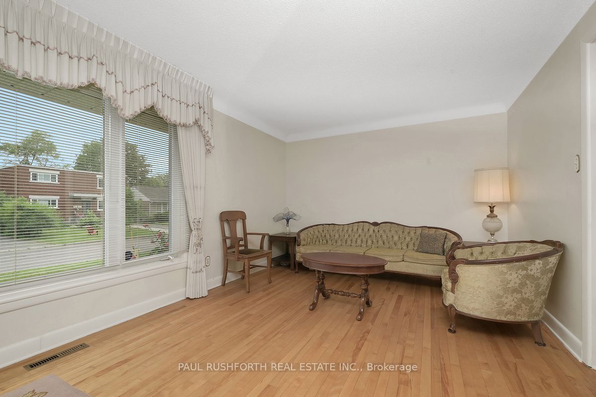 1075 Secord Avenue Property Photo 6