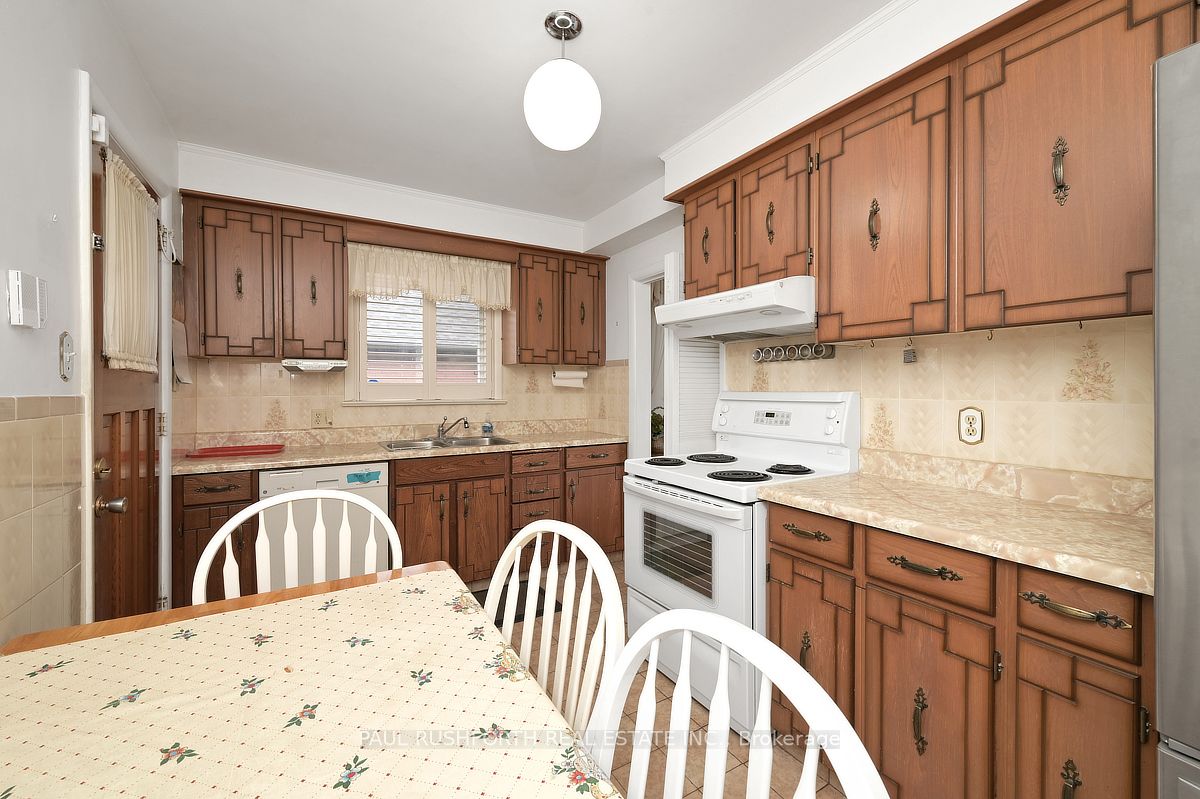 1075 Secord Avenue Property Photo 13