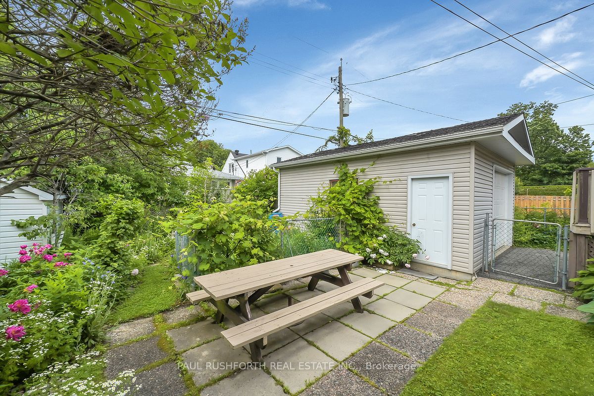 1075 Secord Avenue Property Photo 31