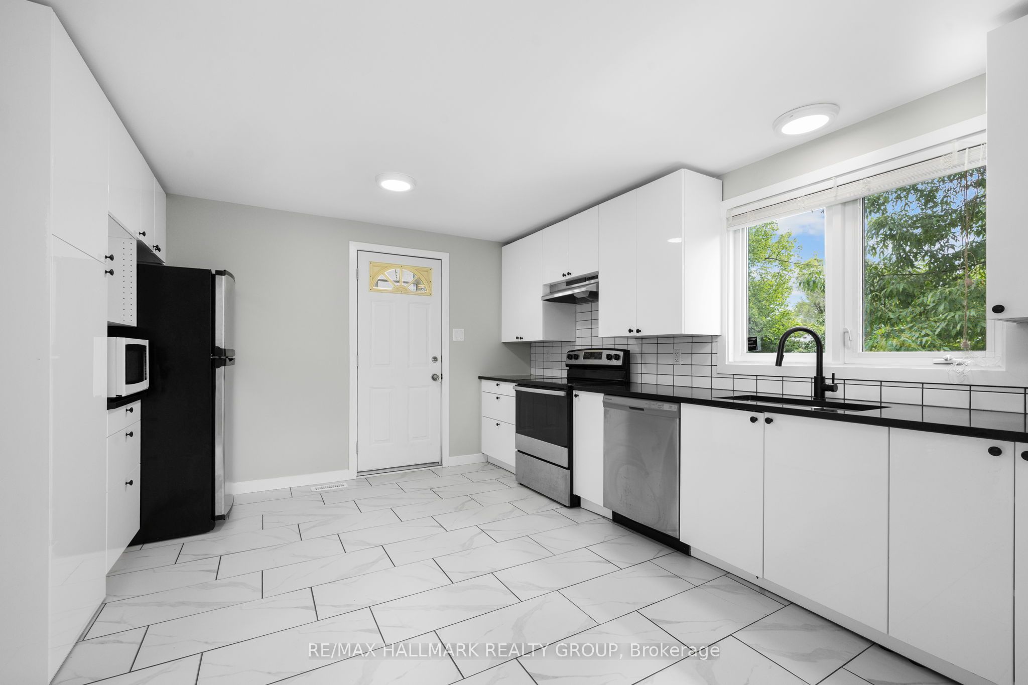 84 Chesterton Drive Property Photo 11