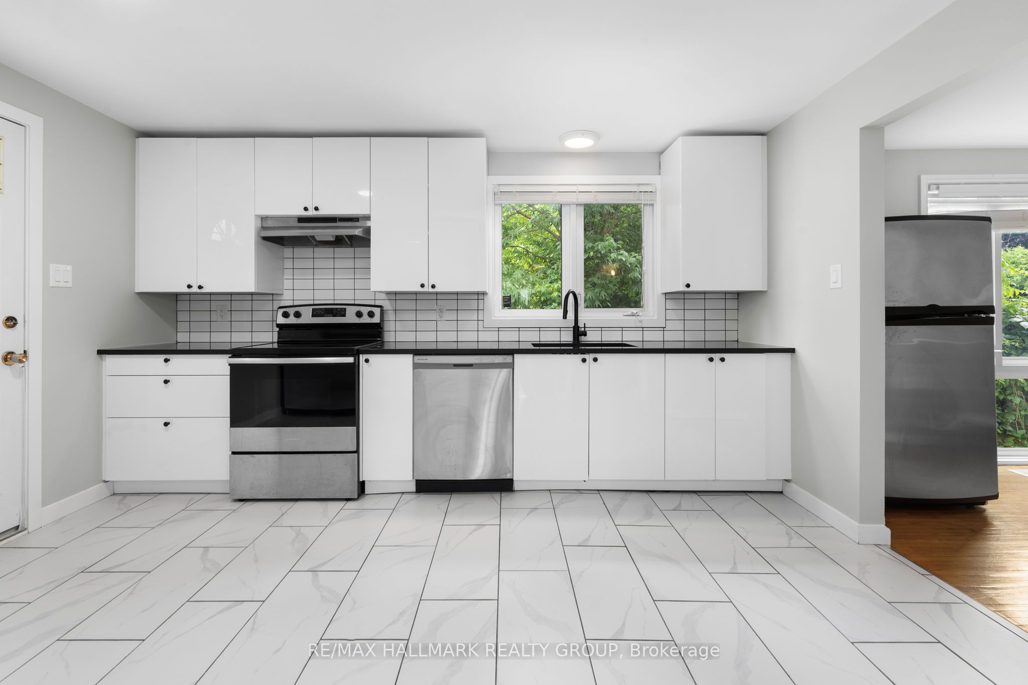 84 Chesterton Drive Property Photo 14