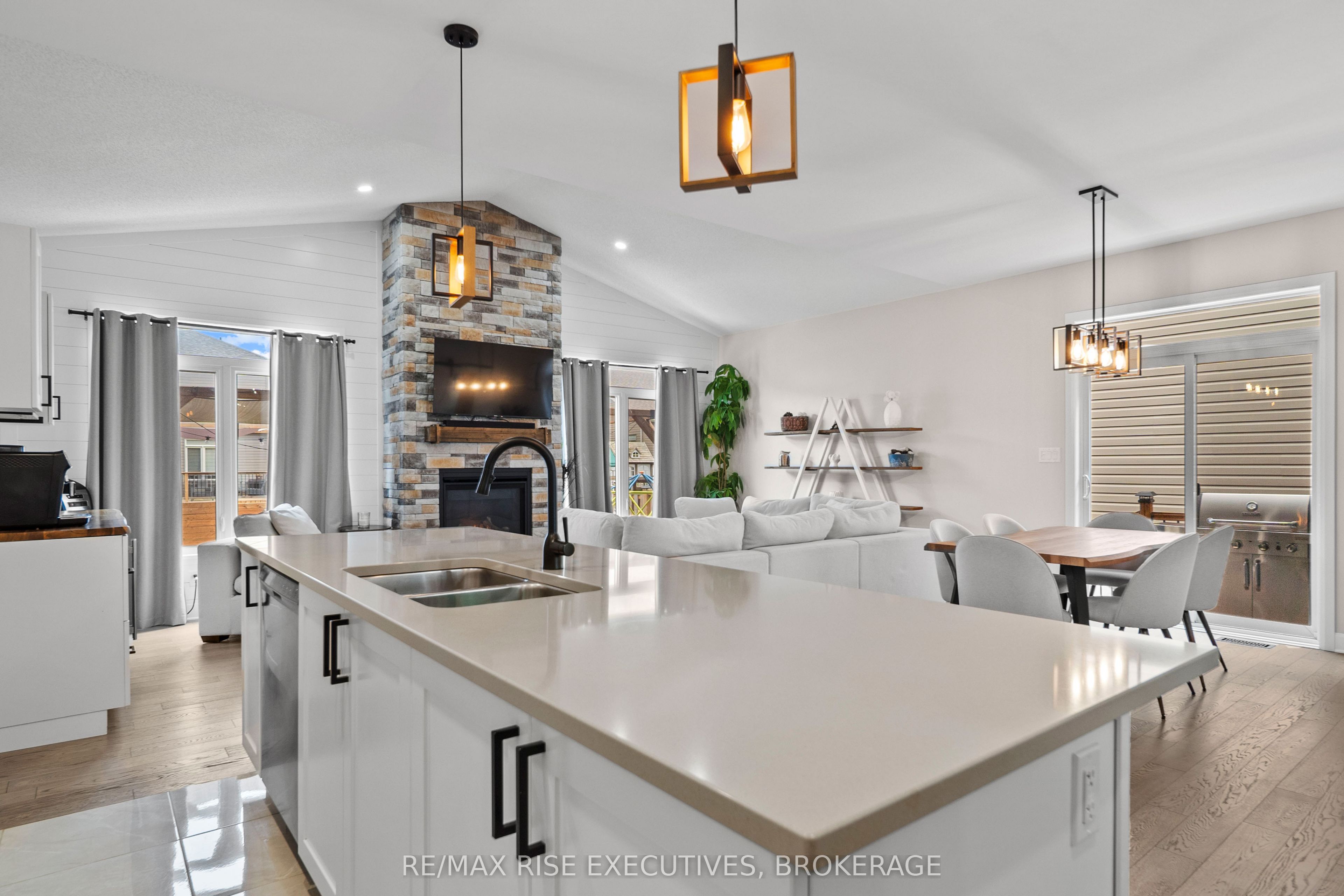 824 Celeste Drive Property Photo 11
